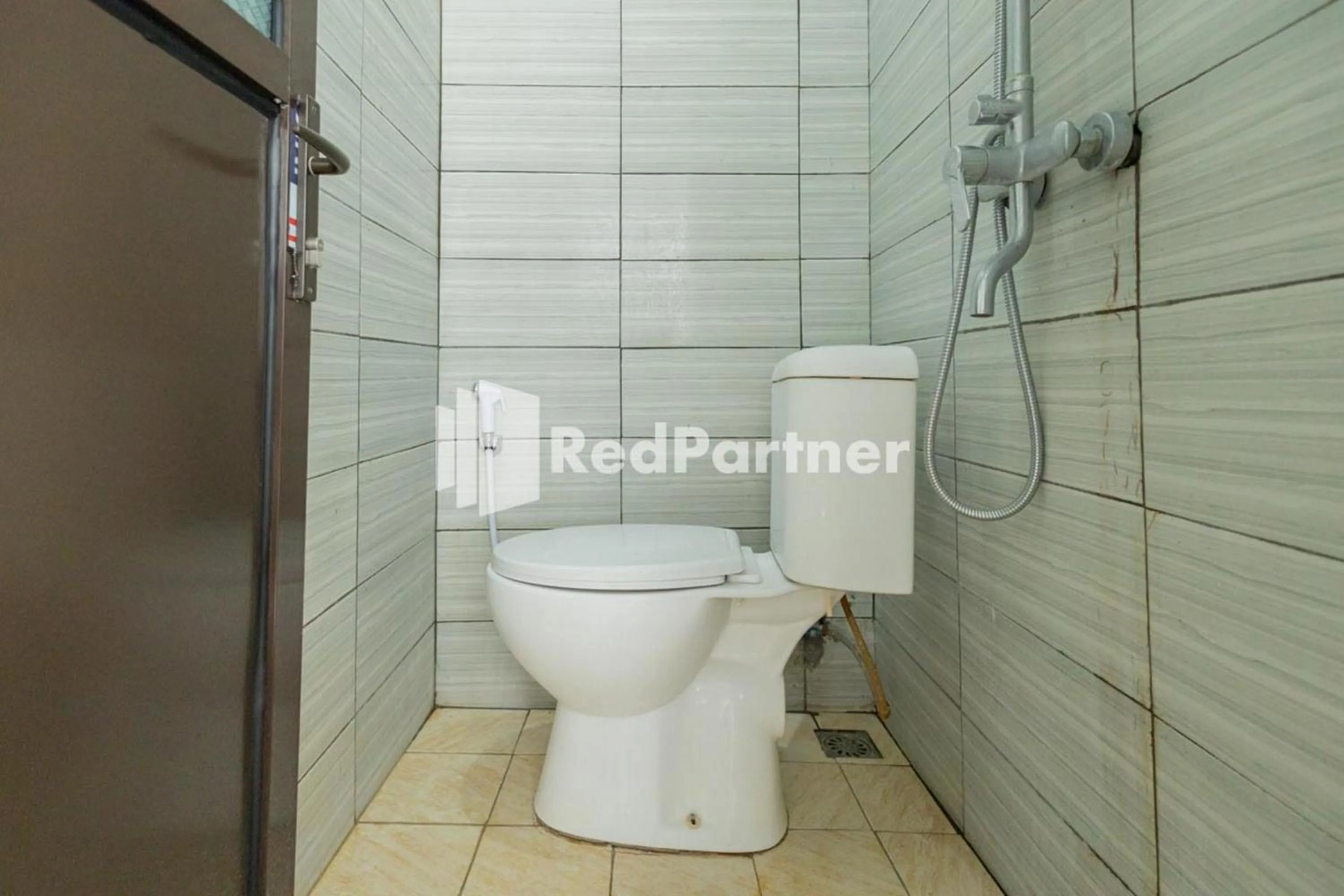 Toilet in Atiq Homestay Syariah Mitra RedDoorz
