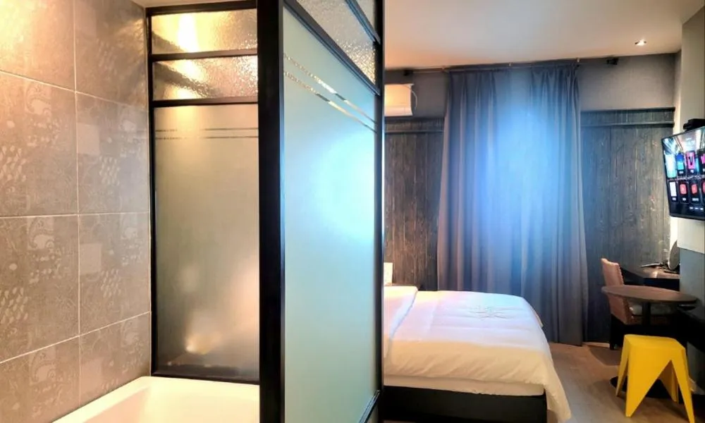 Bed in Jinhae Pasta Hotel