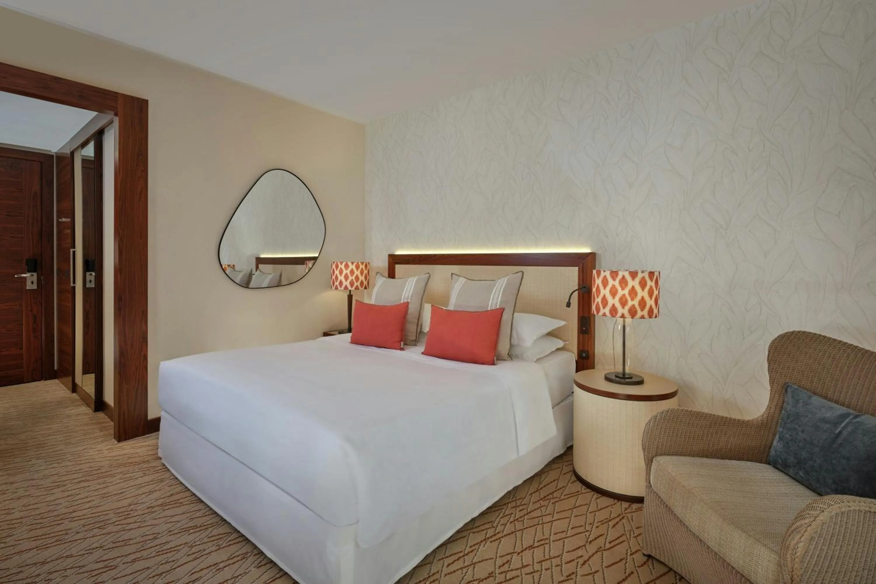 Photo of the whole room, Bed in Sheraton Mallorca Arabella Golf Hotel