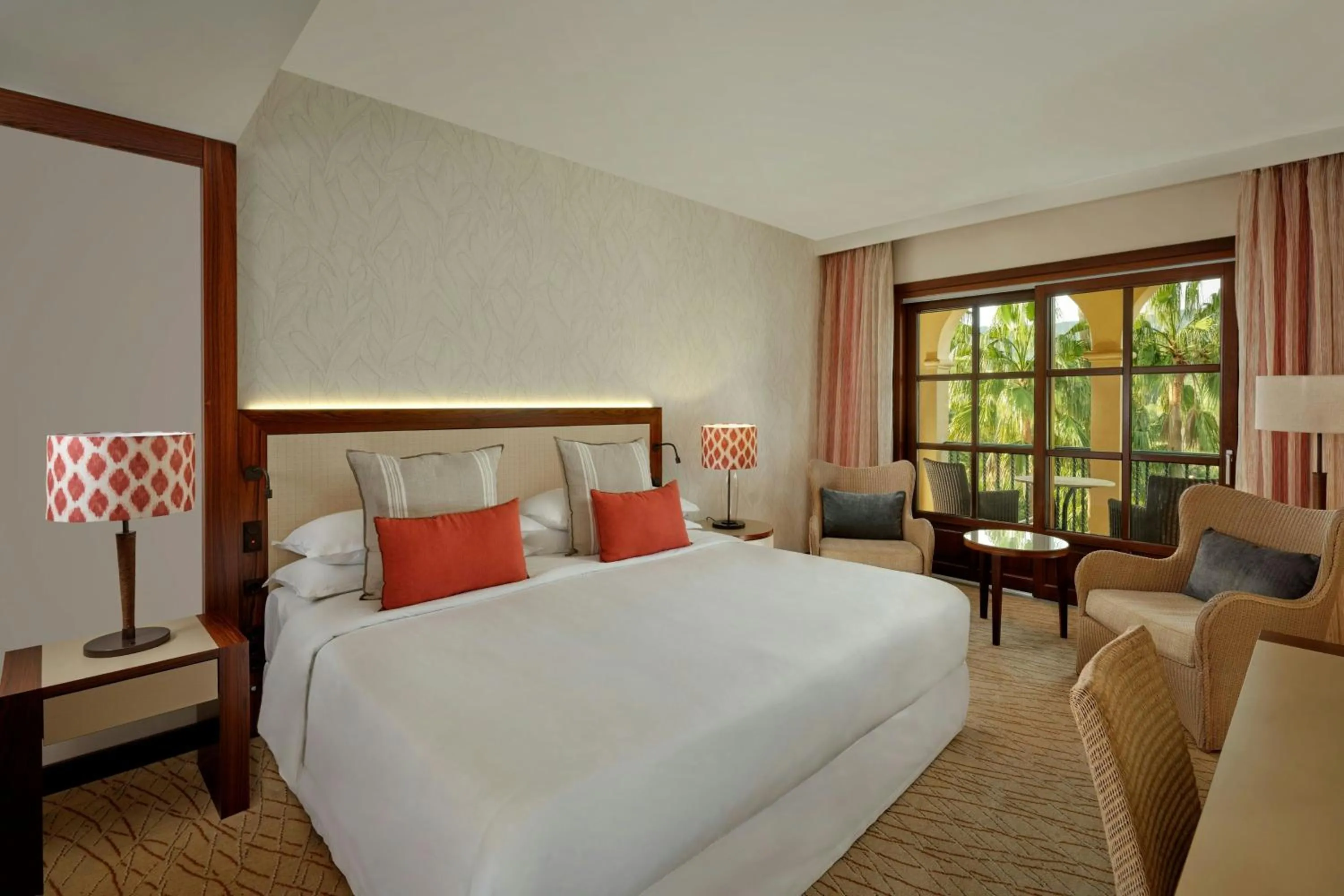 Photo of the whole room, Bed in Sheraton Mallorca Arabella Golf Hotel