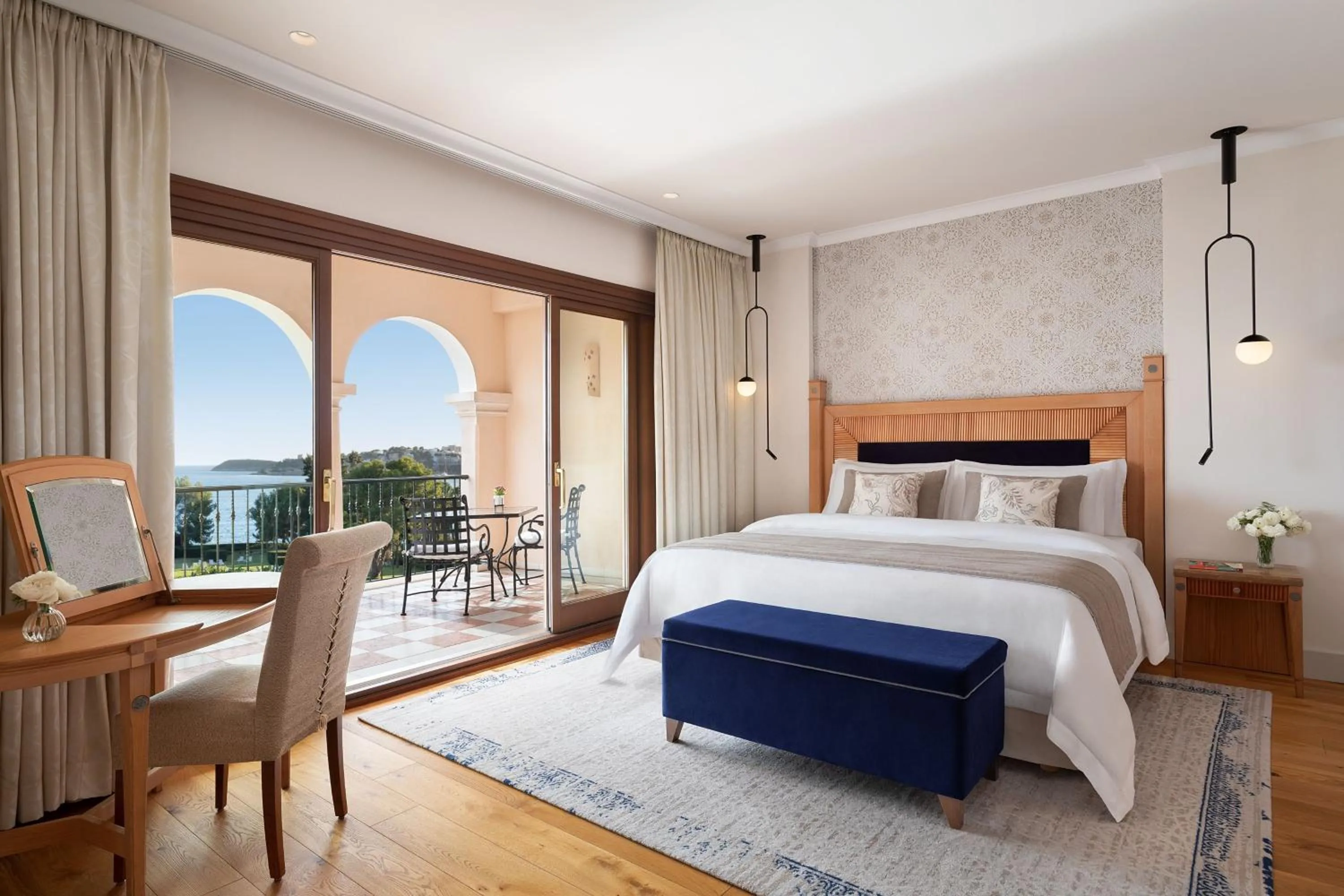 Bedroom, Bed in The St. Regis Mardavall Mallorca Resort