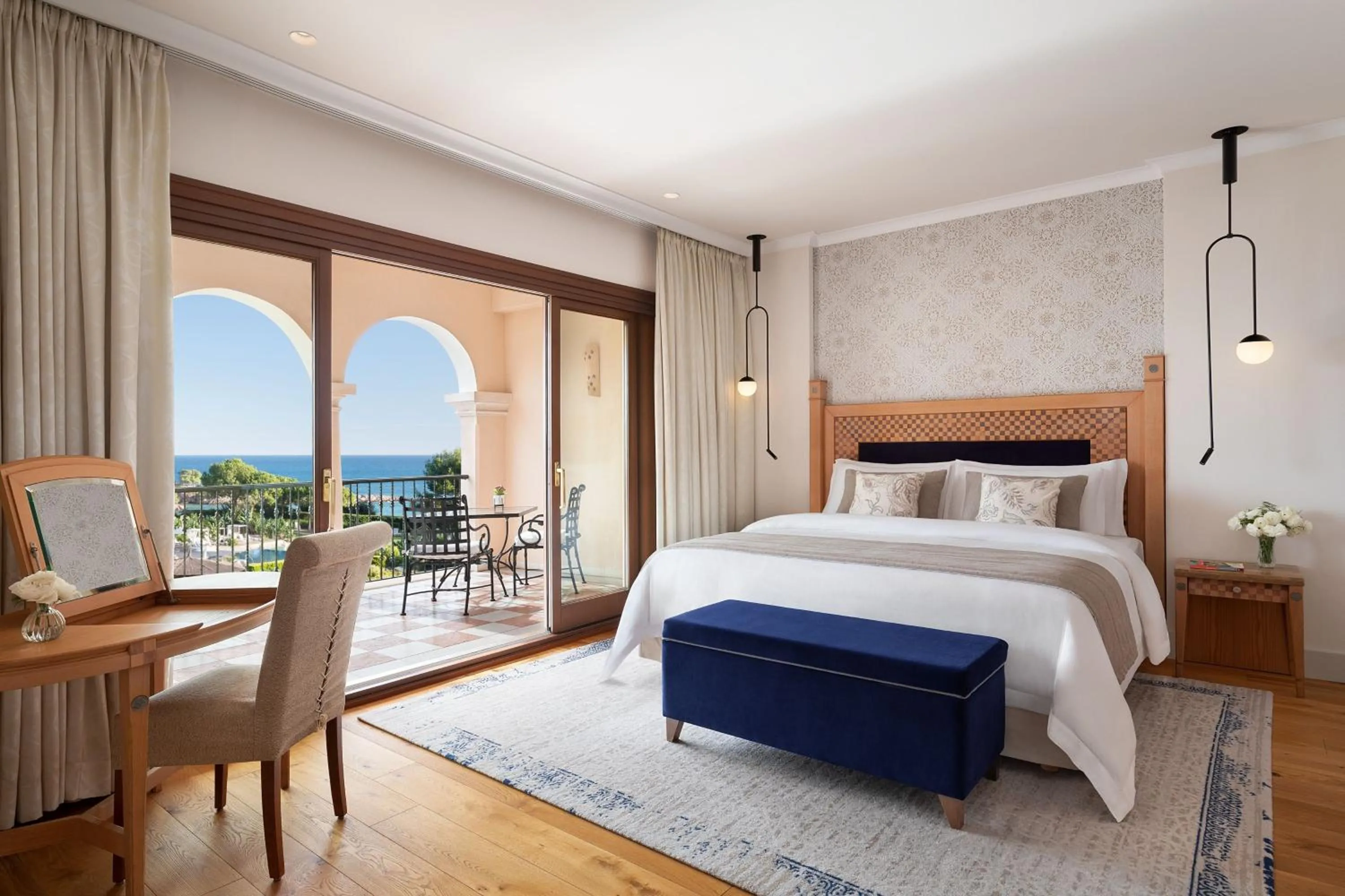 Bedroom, Bed in The St. Regis Mardavall Mallorca Resort