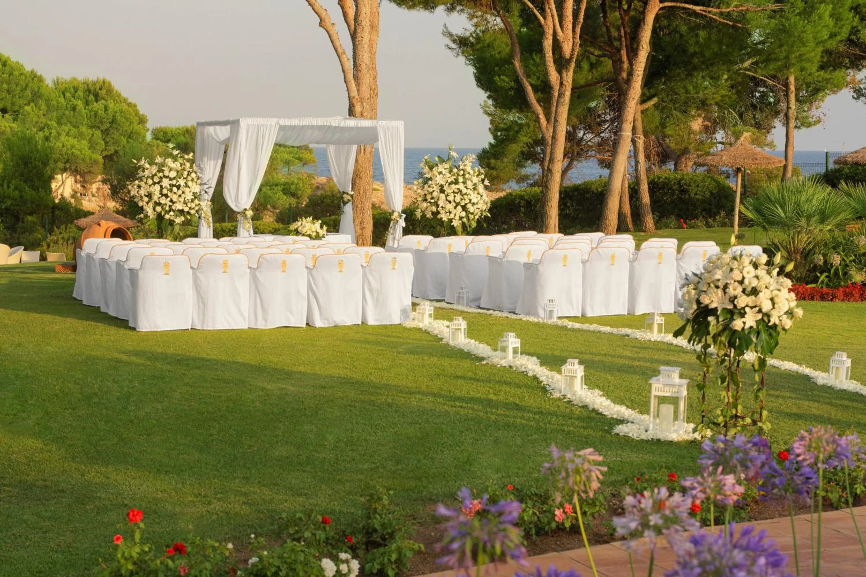 Banquet/Function facilities in The St. Regis Mardavall Mallorca Resort