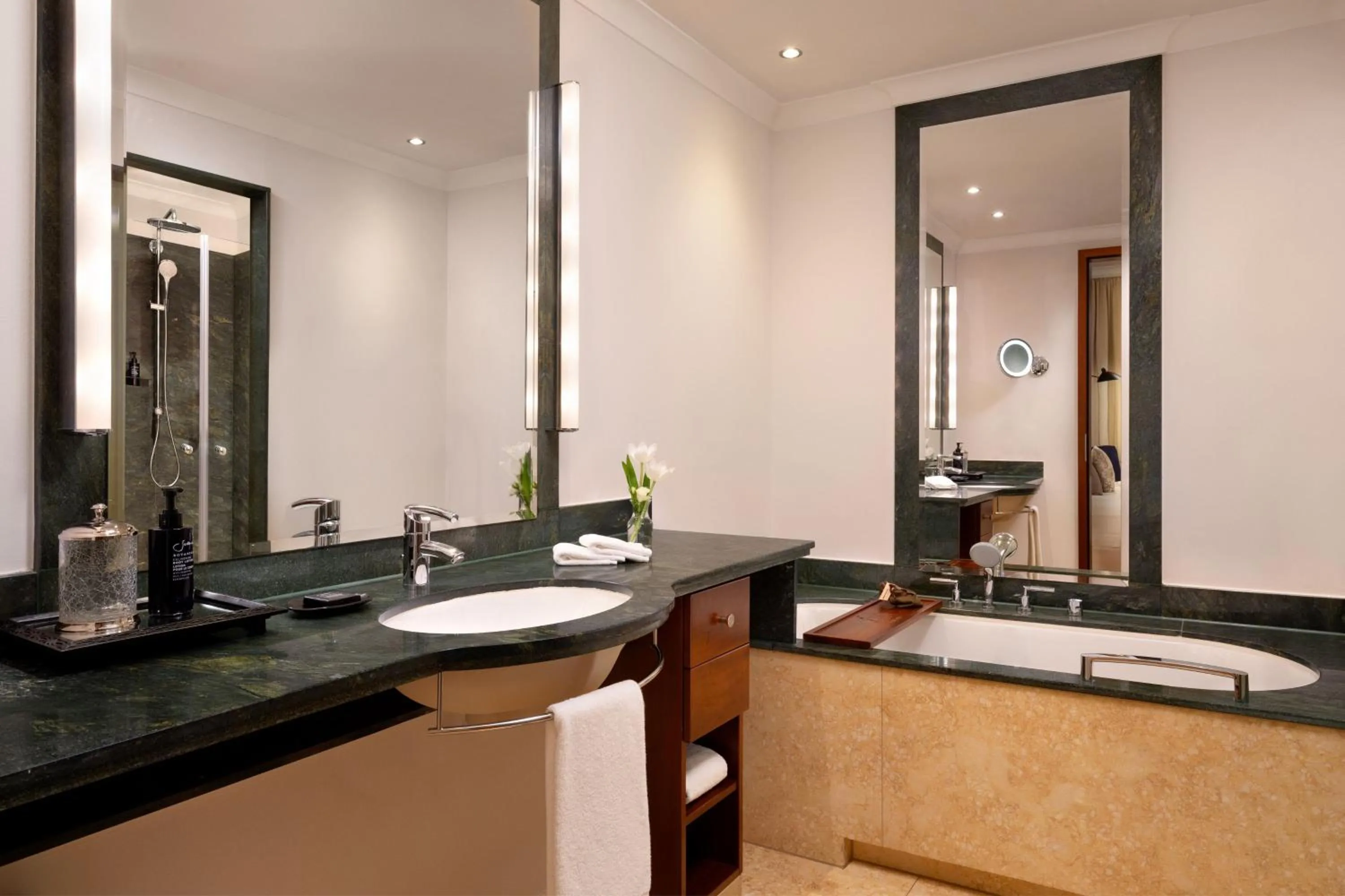 Bathroom in The St. Regis Mardavall Mallorca Resort