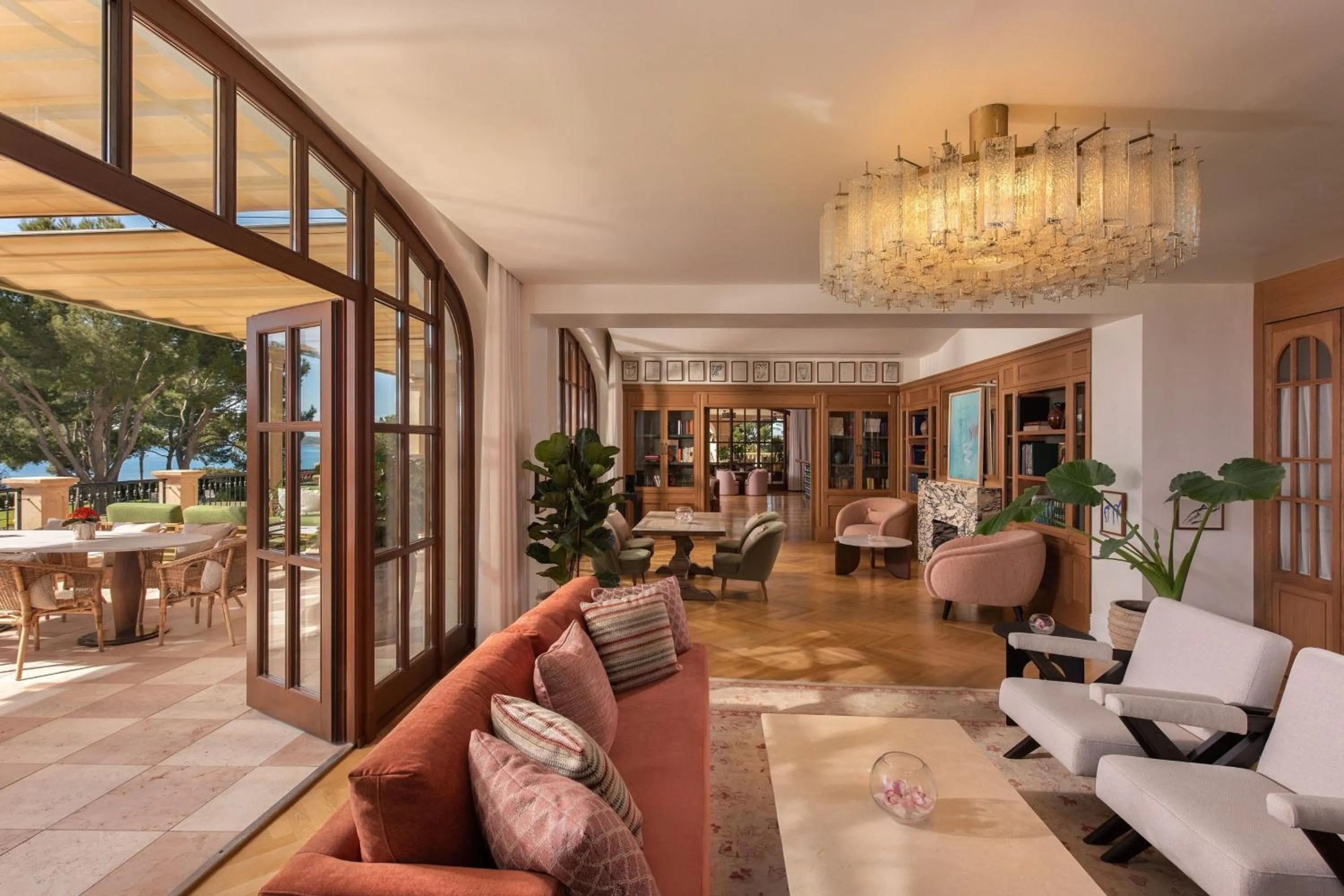 Restaurant/places to eat in The St. Regis Mardavall Mallorca Resort