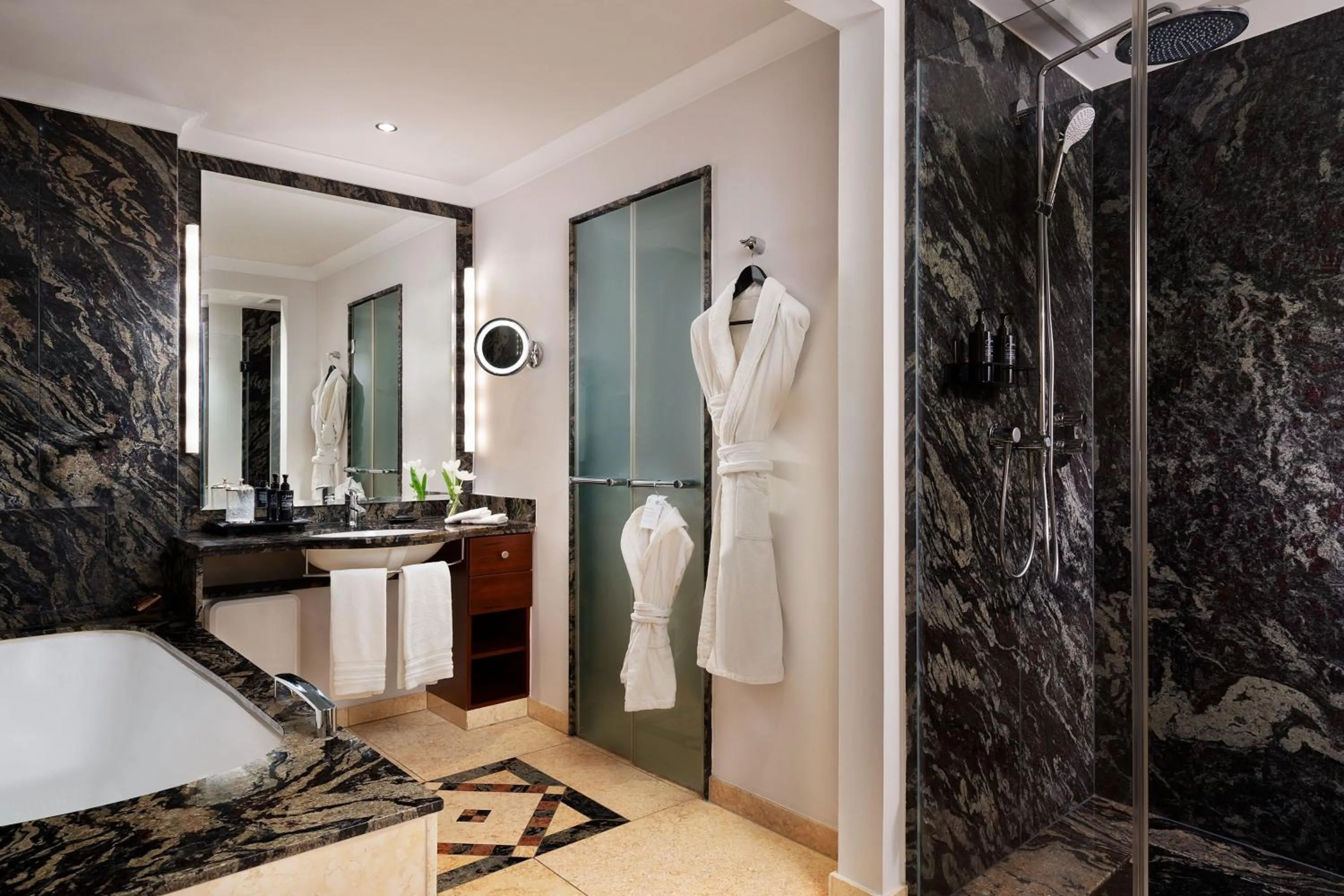 Bathroom in The St. Regis Mardavall Mallorca Resort