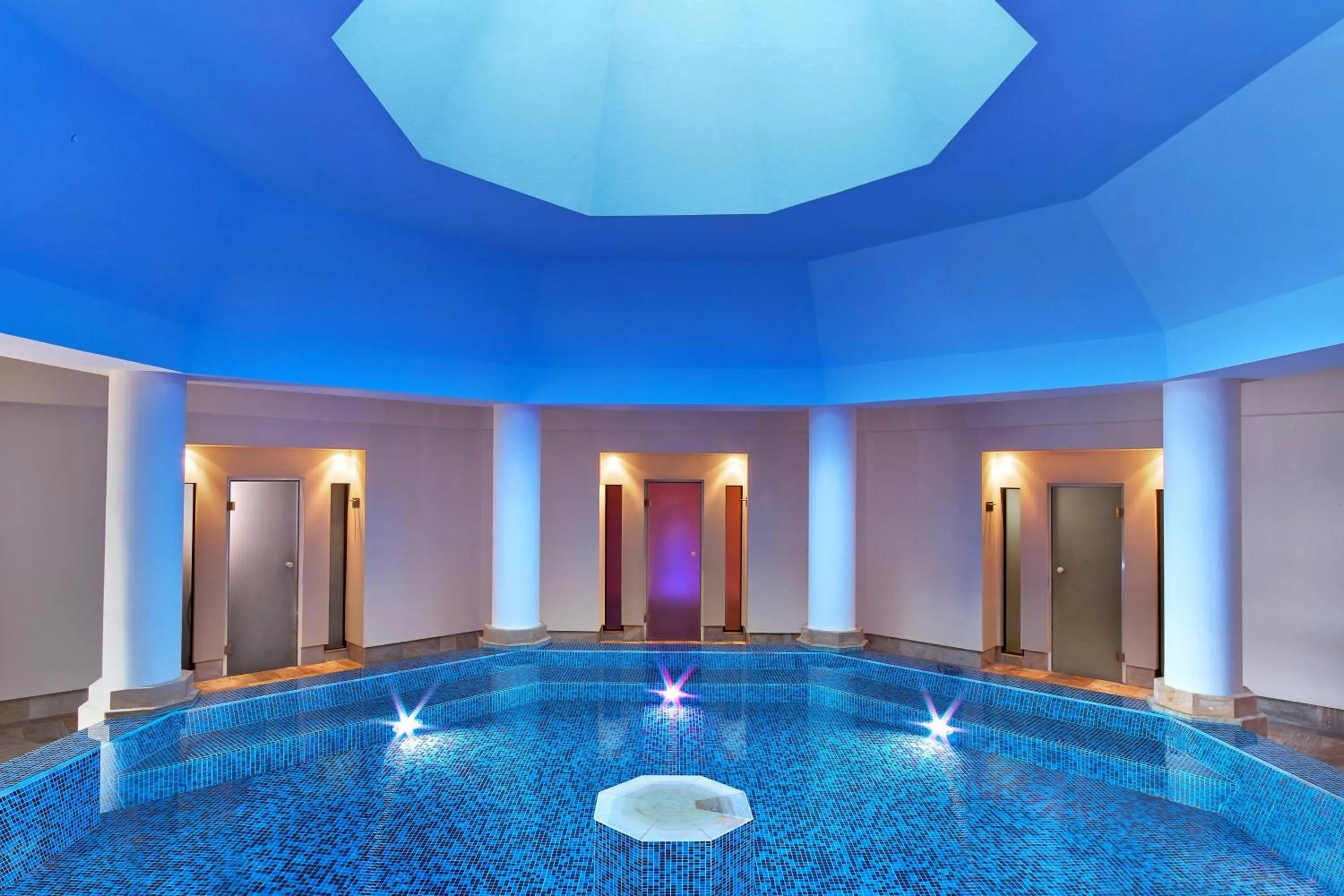 Swimming pool in The St. Regis Mardavall Mallorca Resort