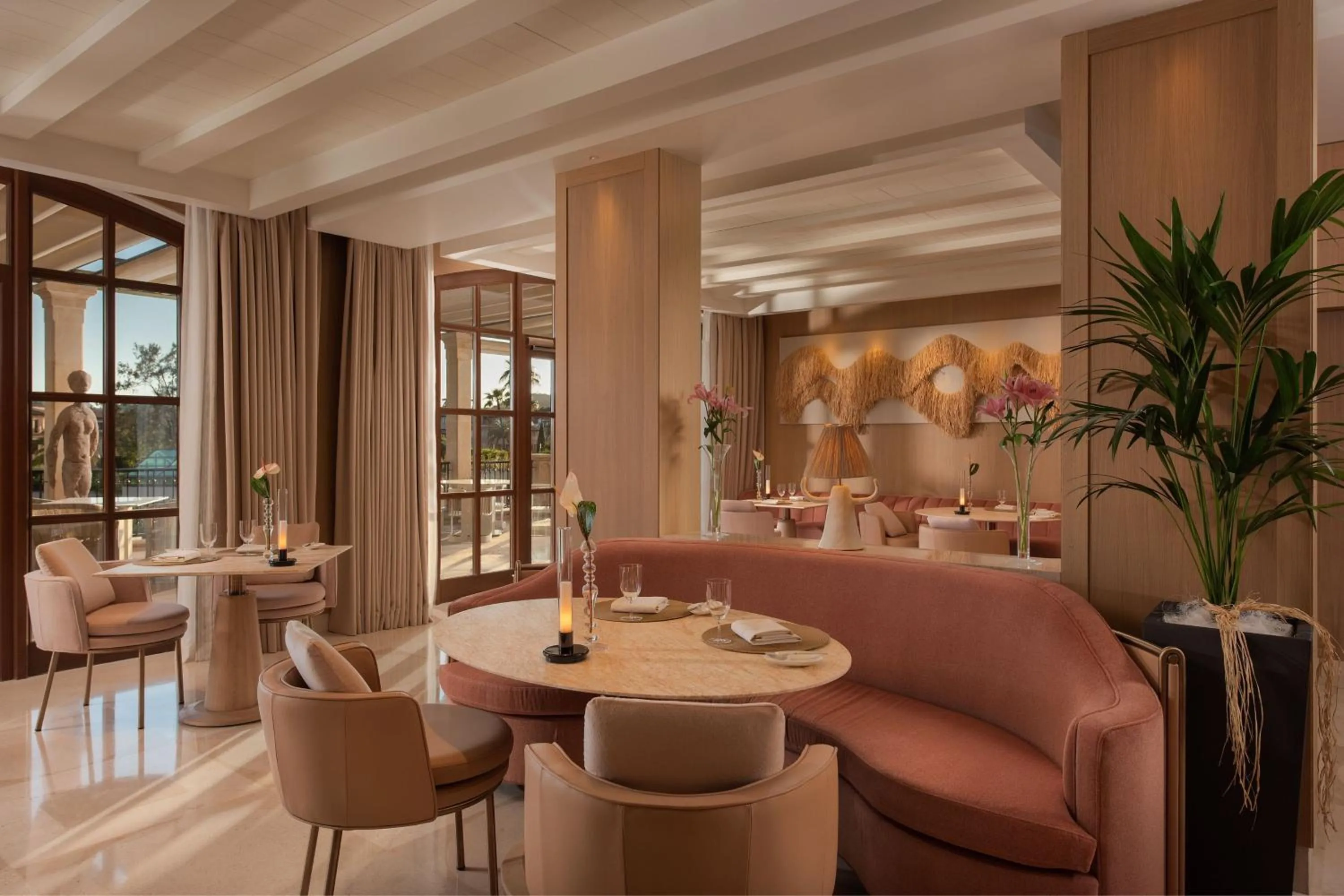 Restaurant/places to eat in The St. Regis Mardavall Mallorca Resort