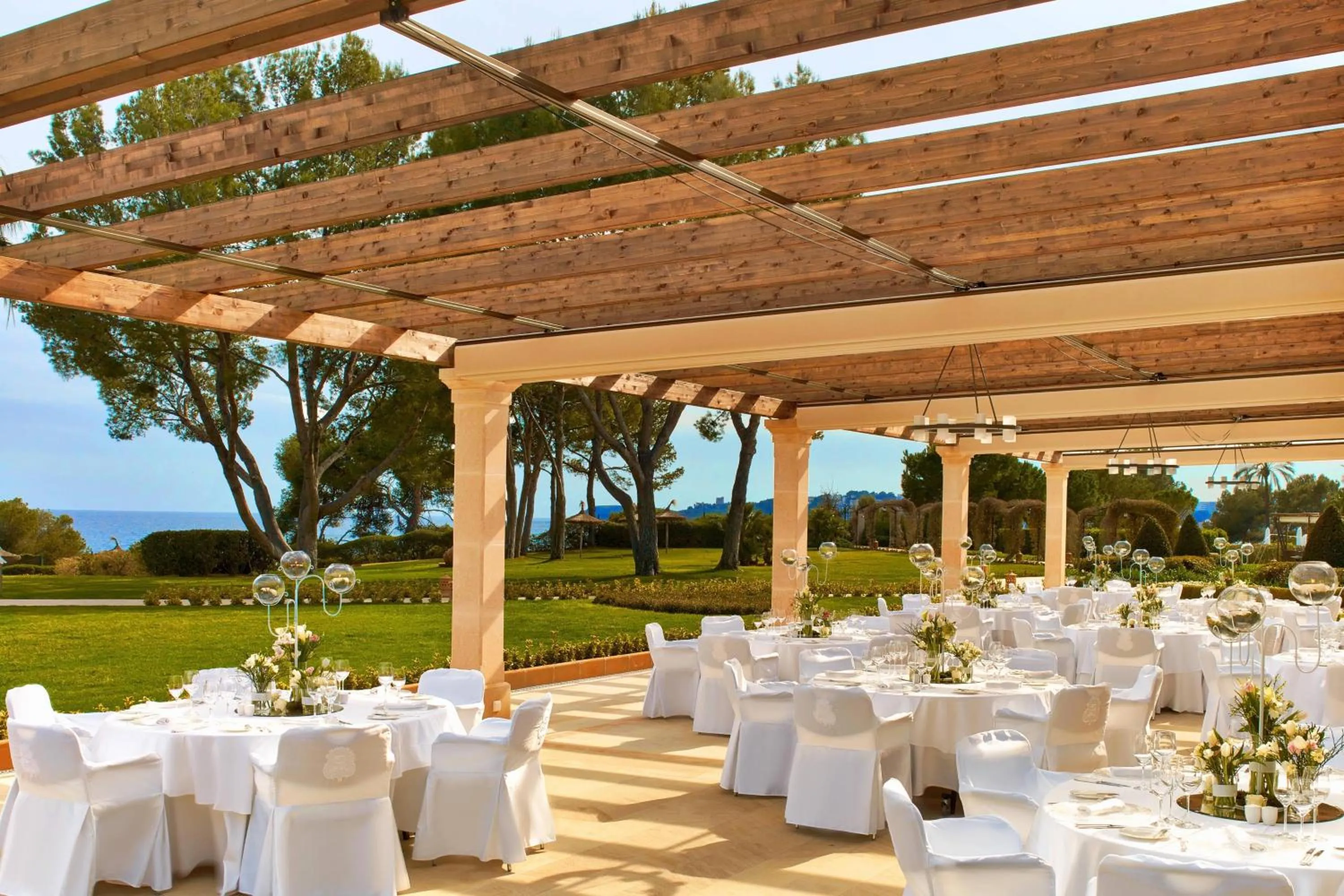 Banquet/Function facilities in The St. Regis Mardavall Mallorca Resort