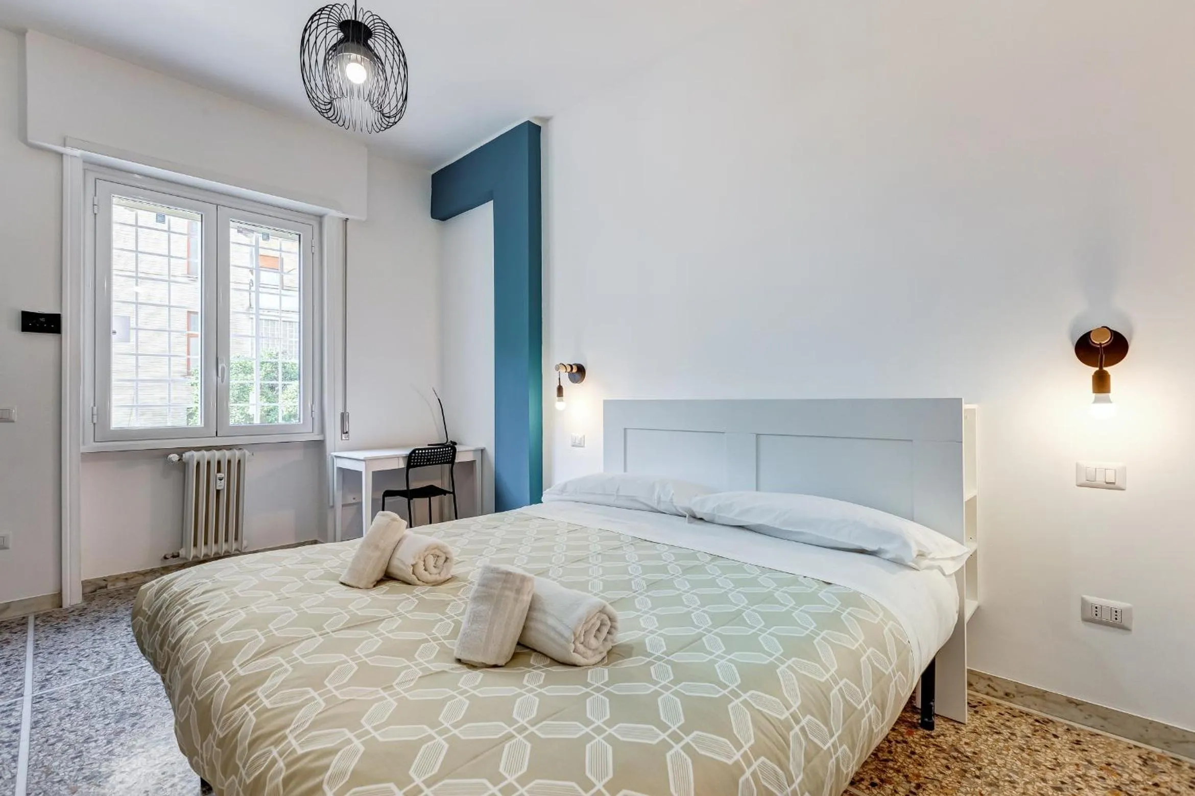 Bed in Gianicolo Apartment with Terrace