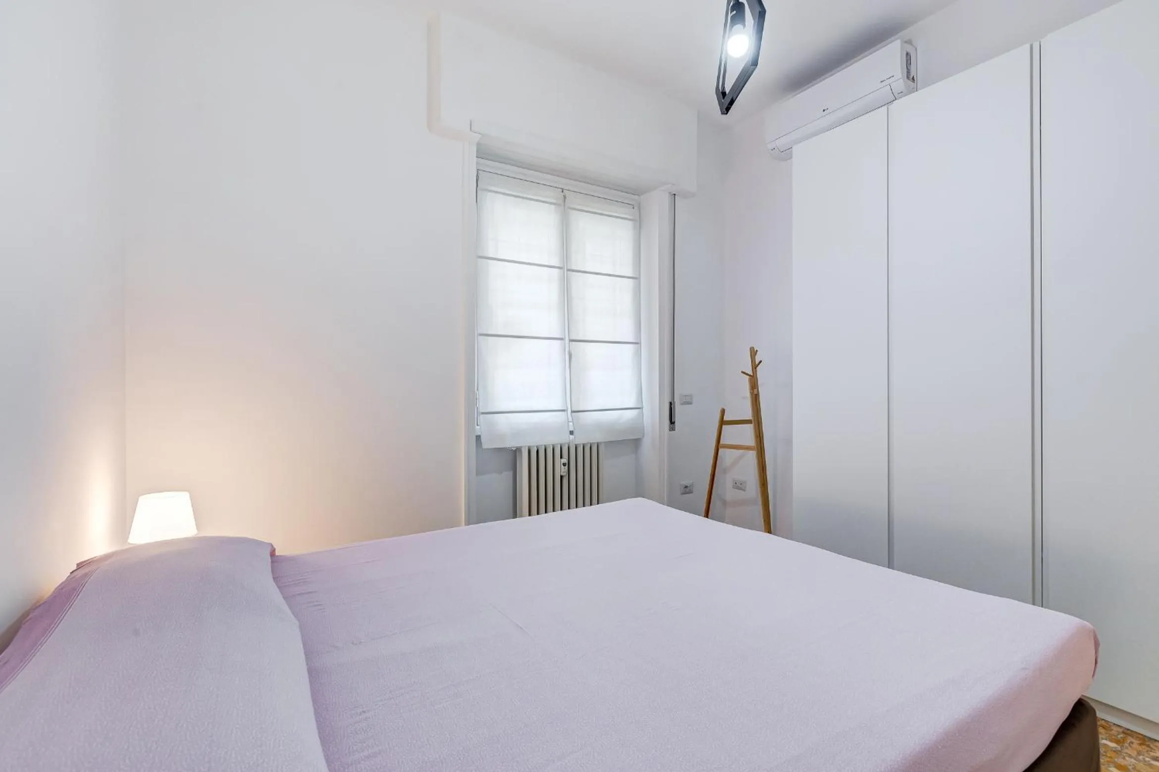 Bed in Gianicolo Apartment with Terrace