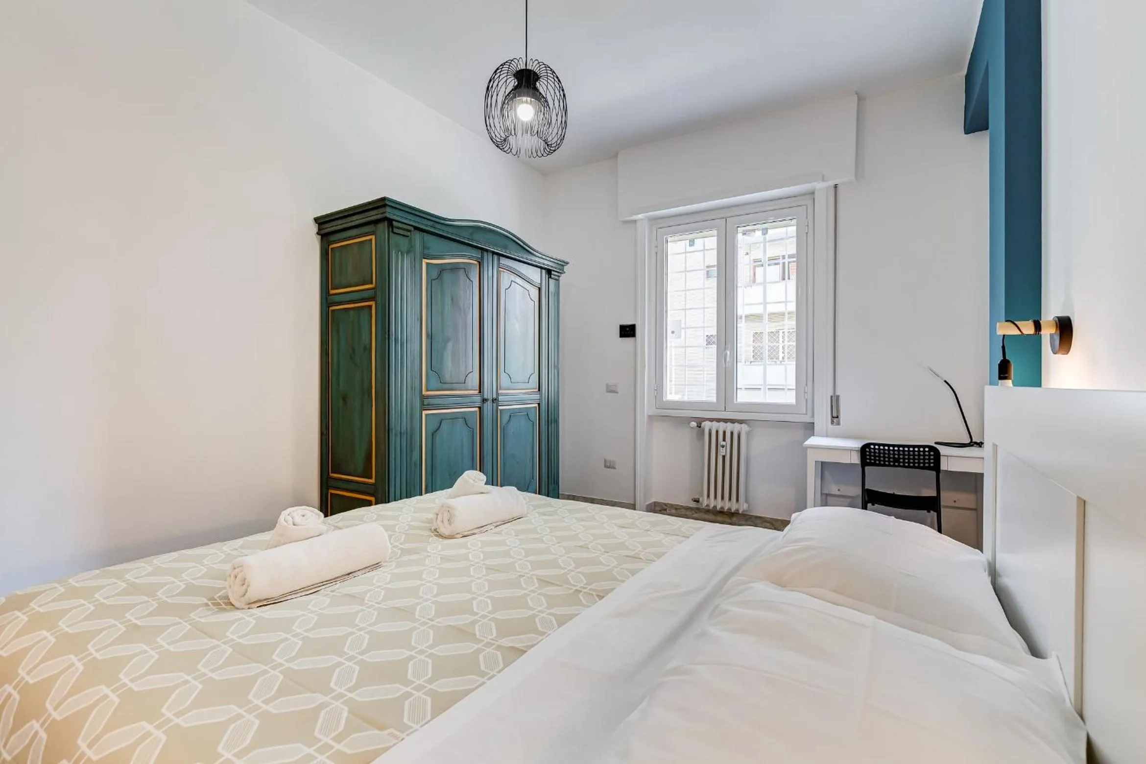 Bed in Gianicolo Apartment with Terrace