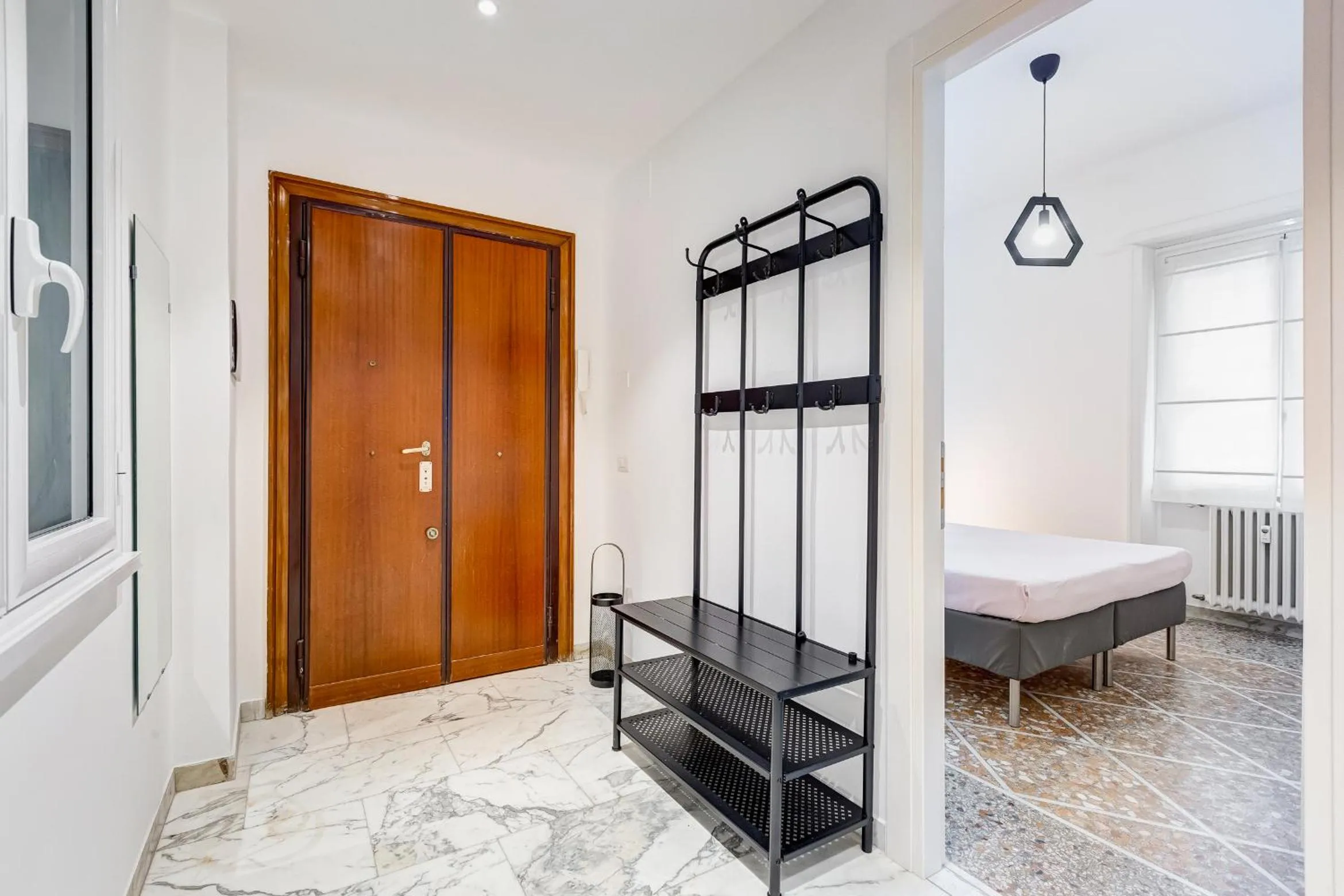 Bed in Gianicolo Apartment with Terrace