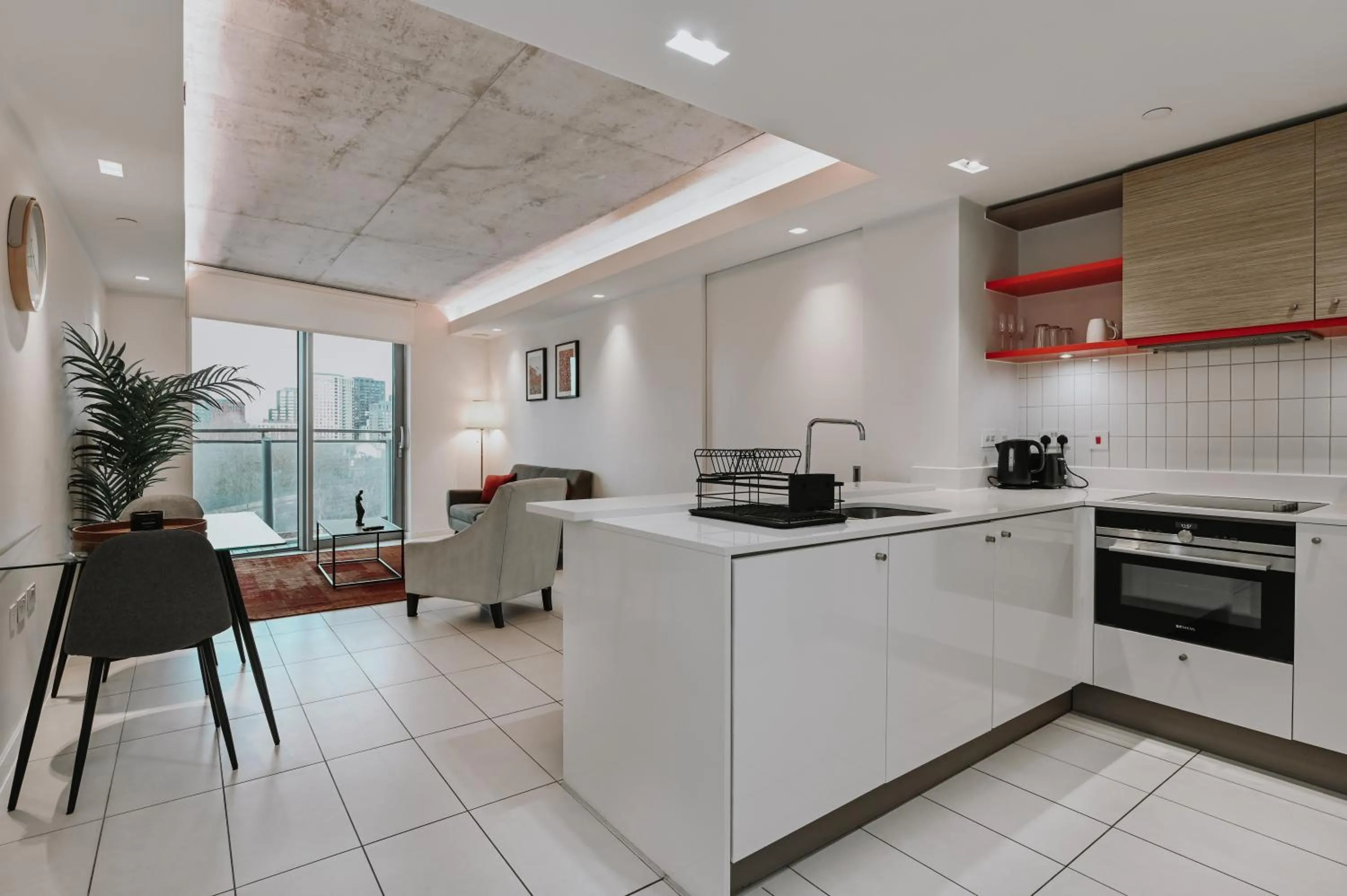 Kitchen or kitchenette in Khayat Homes - The Curve - One Bed