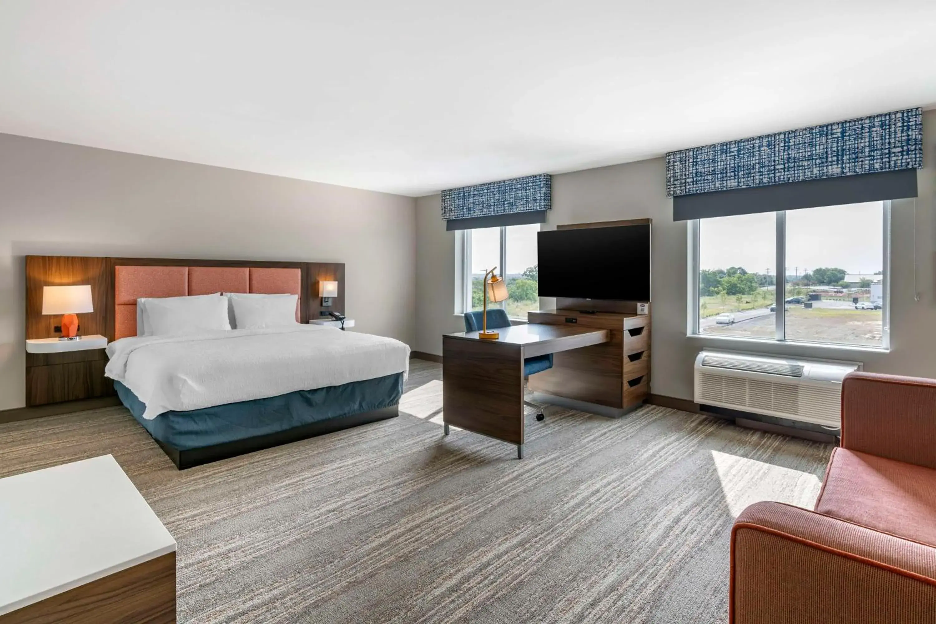 Living room, Bed in Hampton Inn Nicholasville Brannon Crossing, Ky Living room, Bed in Hampton Inn Nicholasville Brannon Crossing, Ky