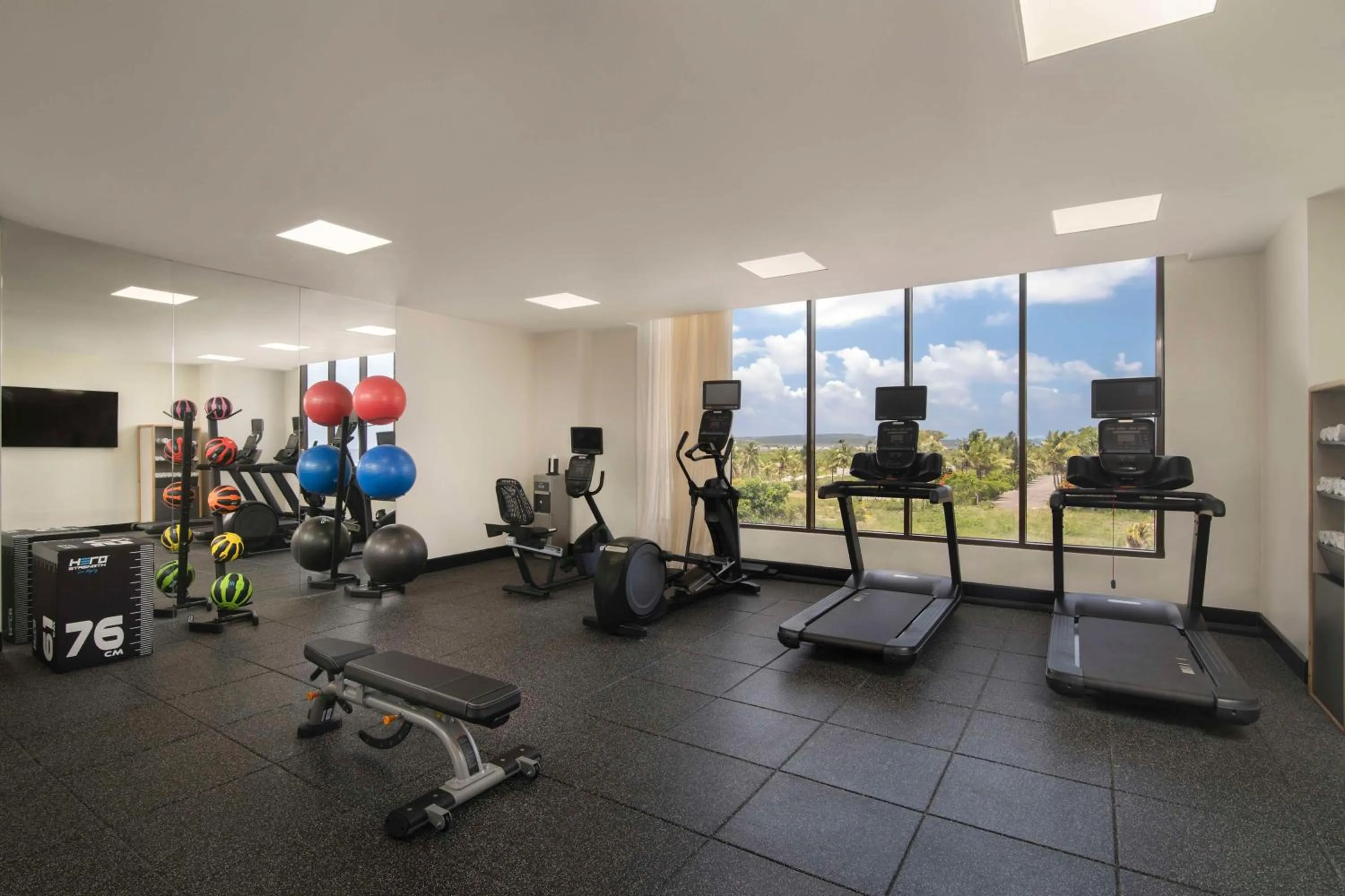 Fitness centre/facilities in Hilton Garden Inn La Romana