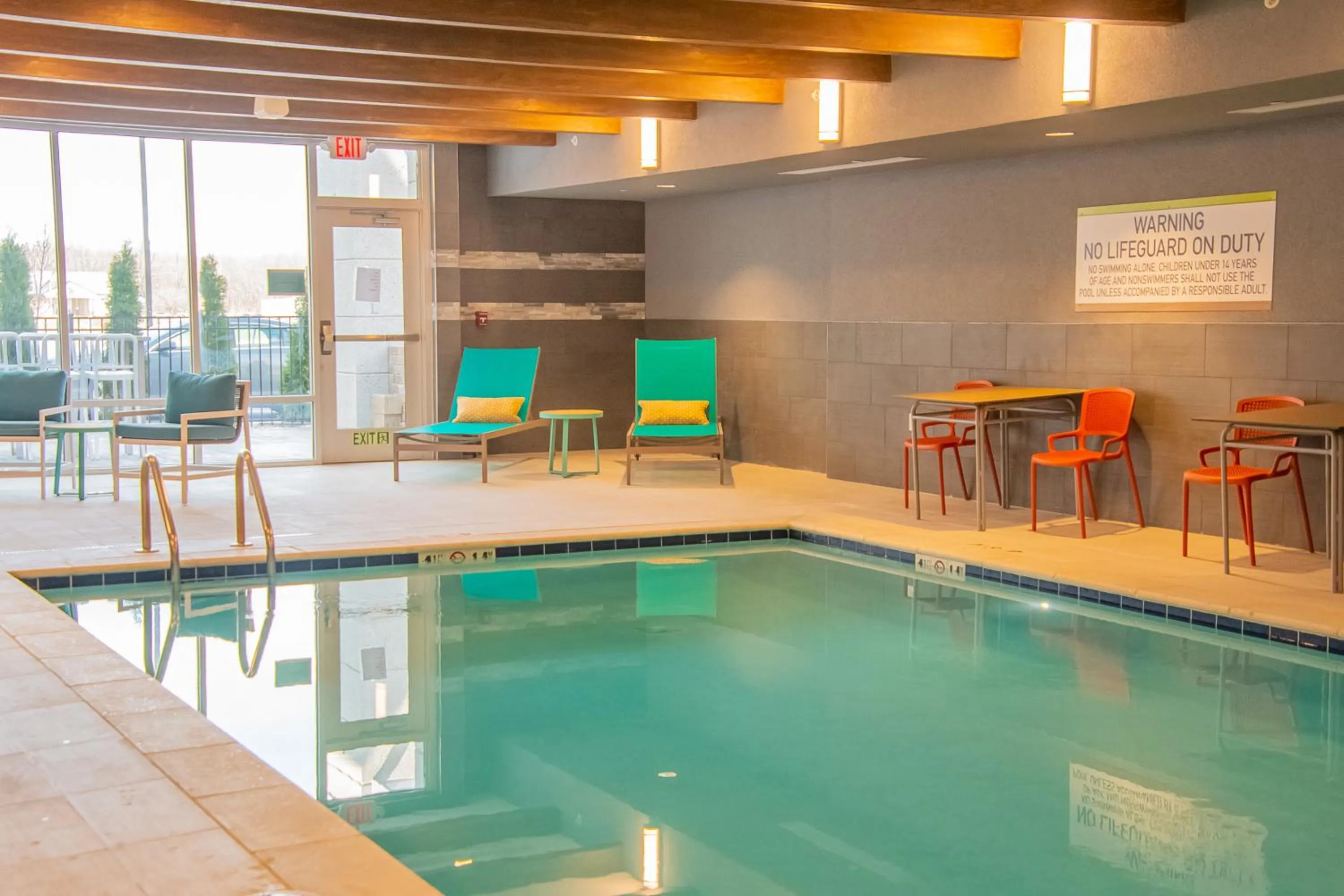Swimming pool in Home2 Suites By Hilton Logansport