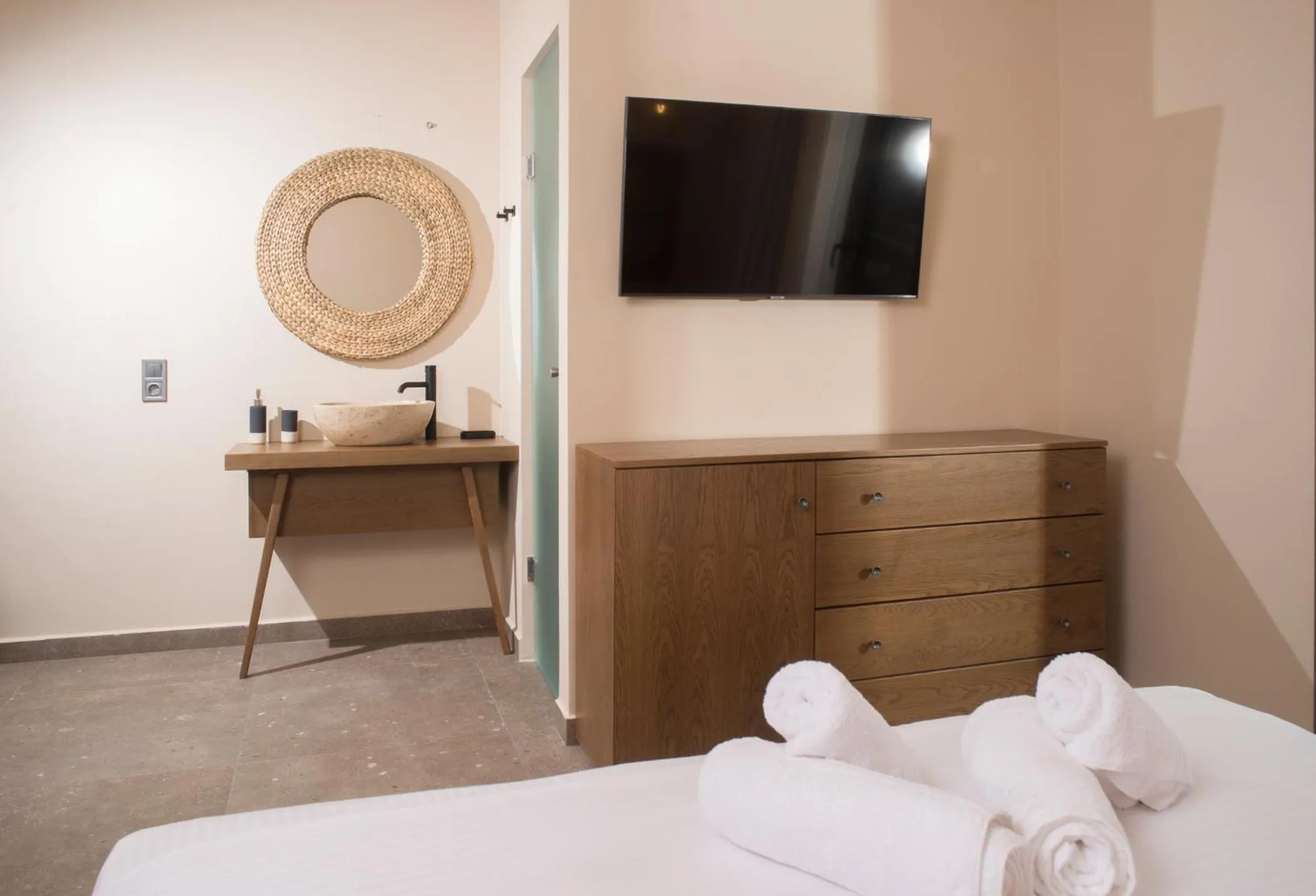 Bedroom, Bed in Elaia Grove