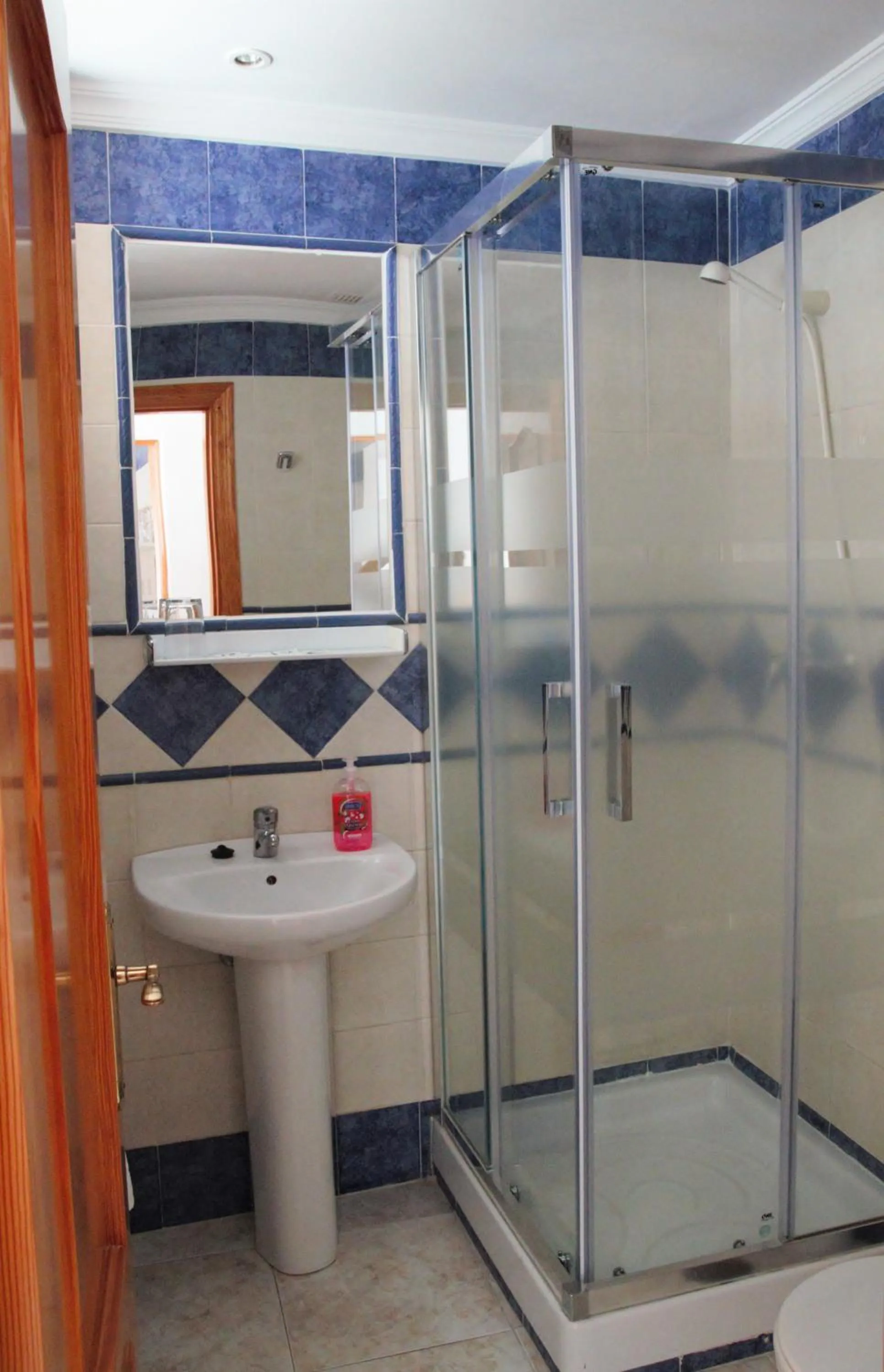 Shower in Hostal Ana - Adults Recommended