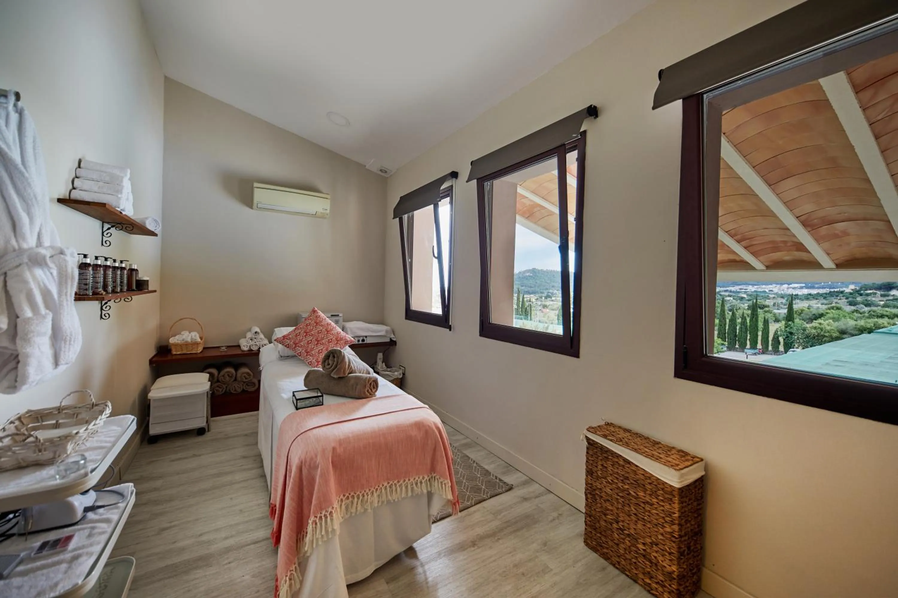 Massage, Bed in Pula Suites Boutique Resort