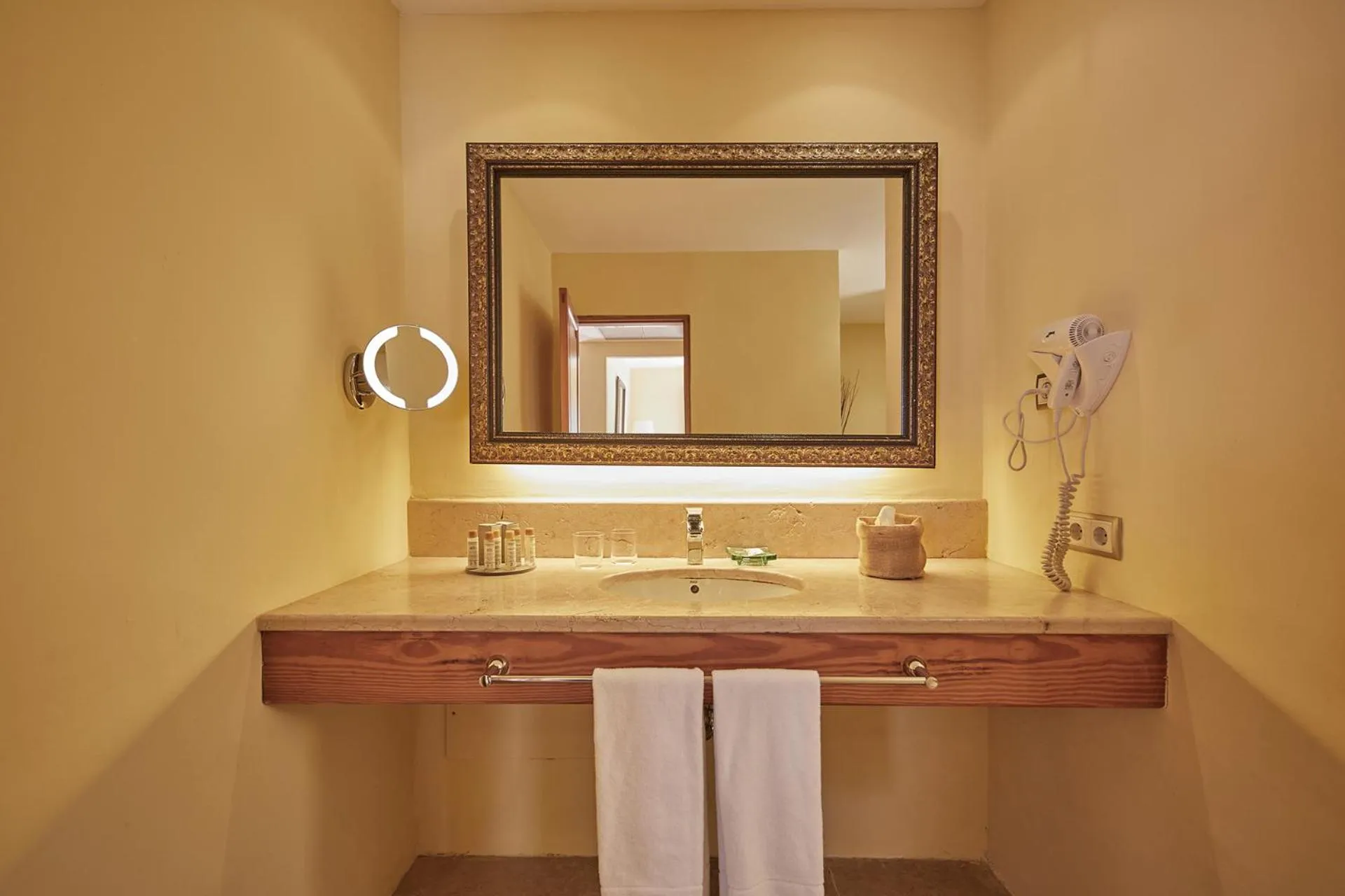 Bathroom in Pula Suites Boutique Resort