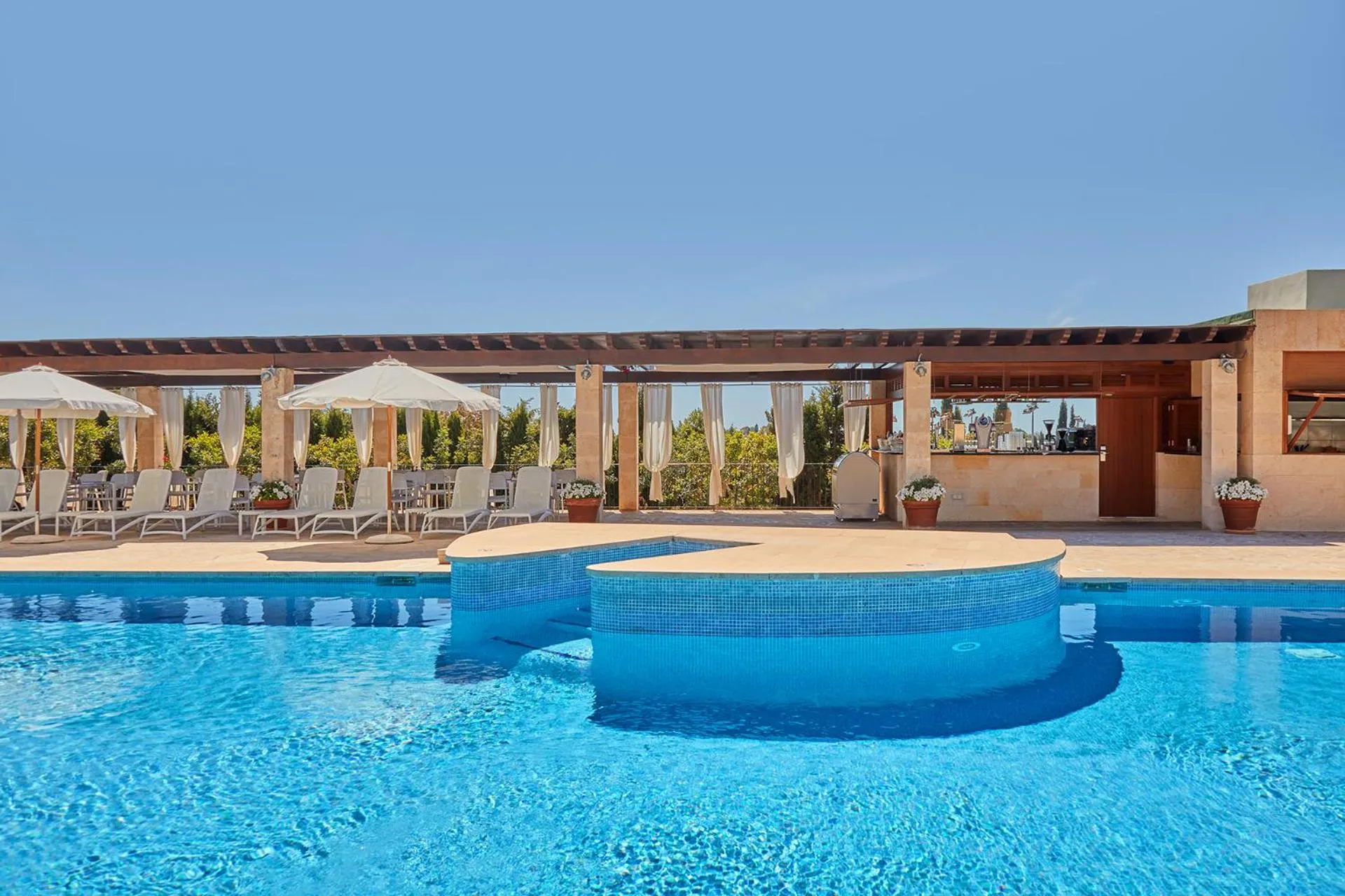 Restaurant/places to eat in Pula Suites Boutique Resort