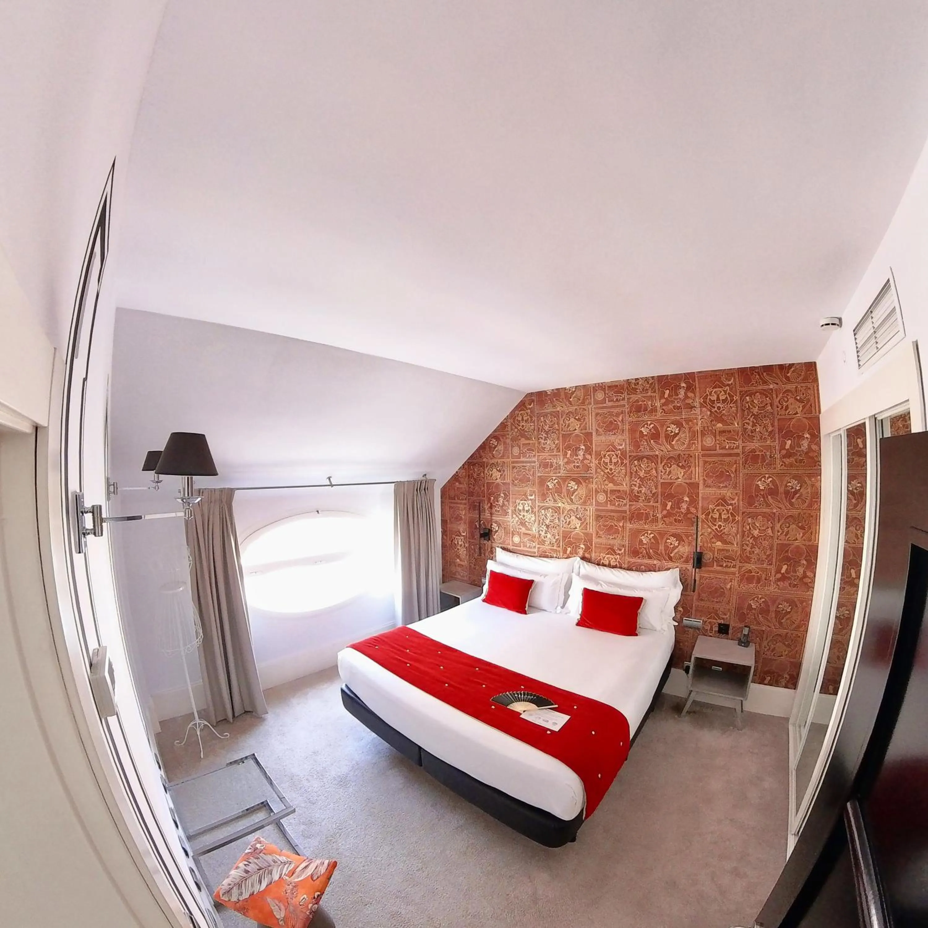 Bed in Mariposa Hotel Malaga