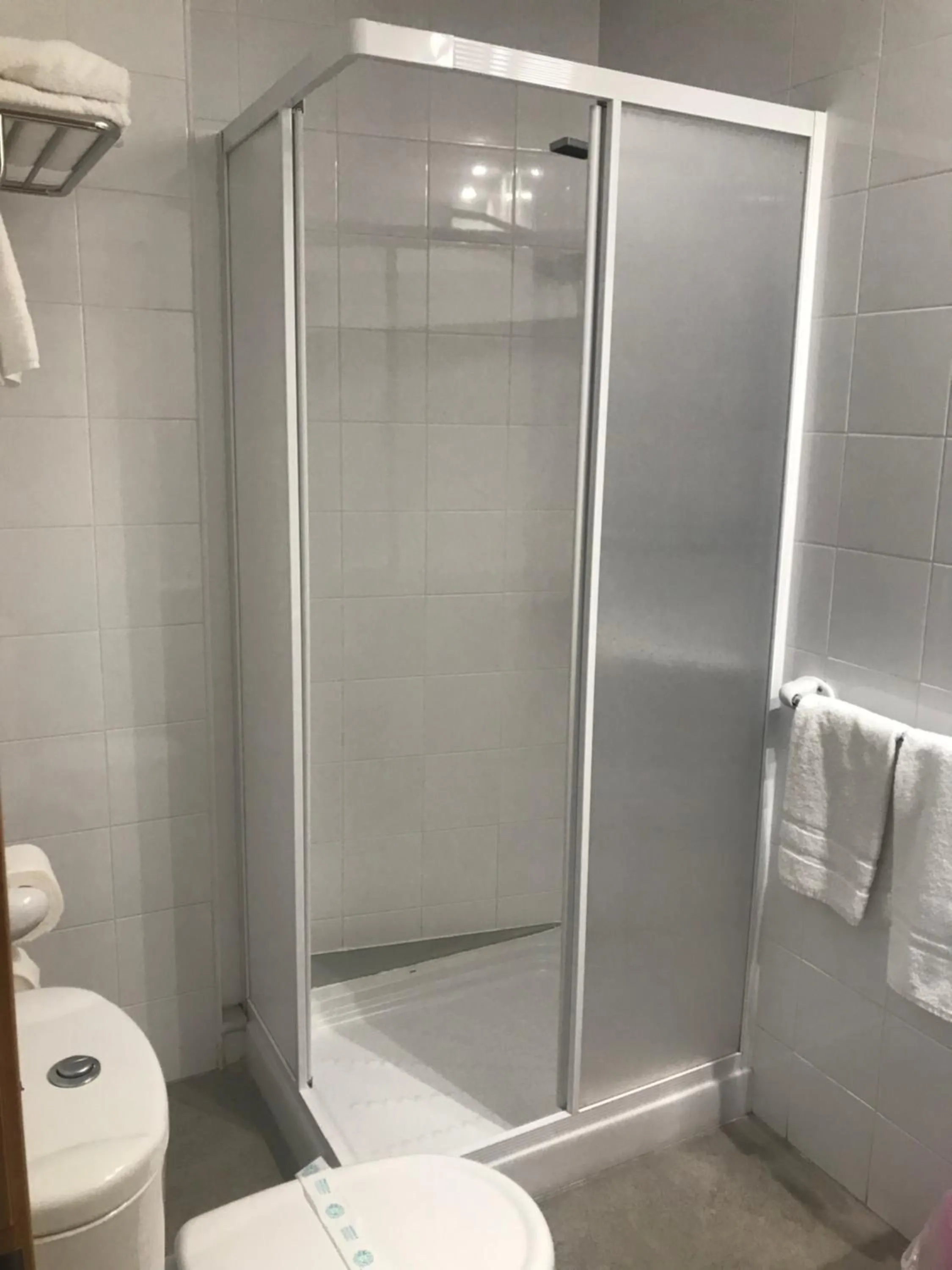 Shower in Hotel Varadoiro