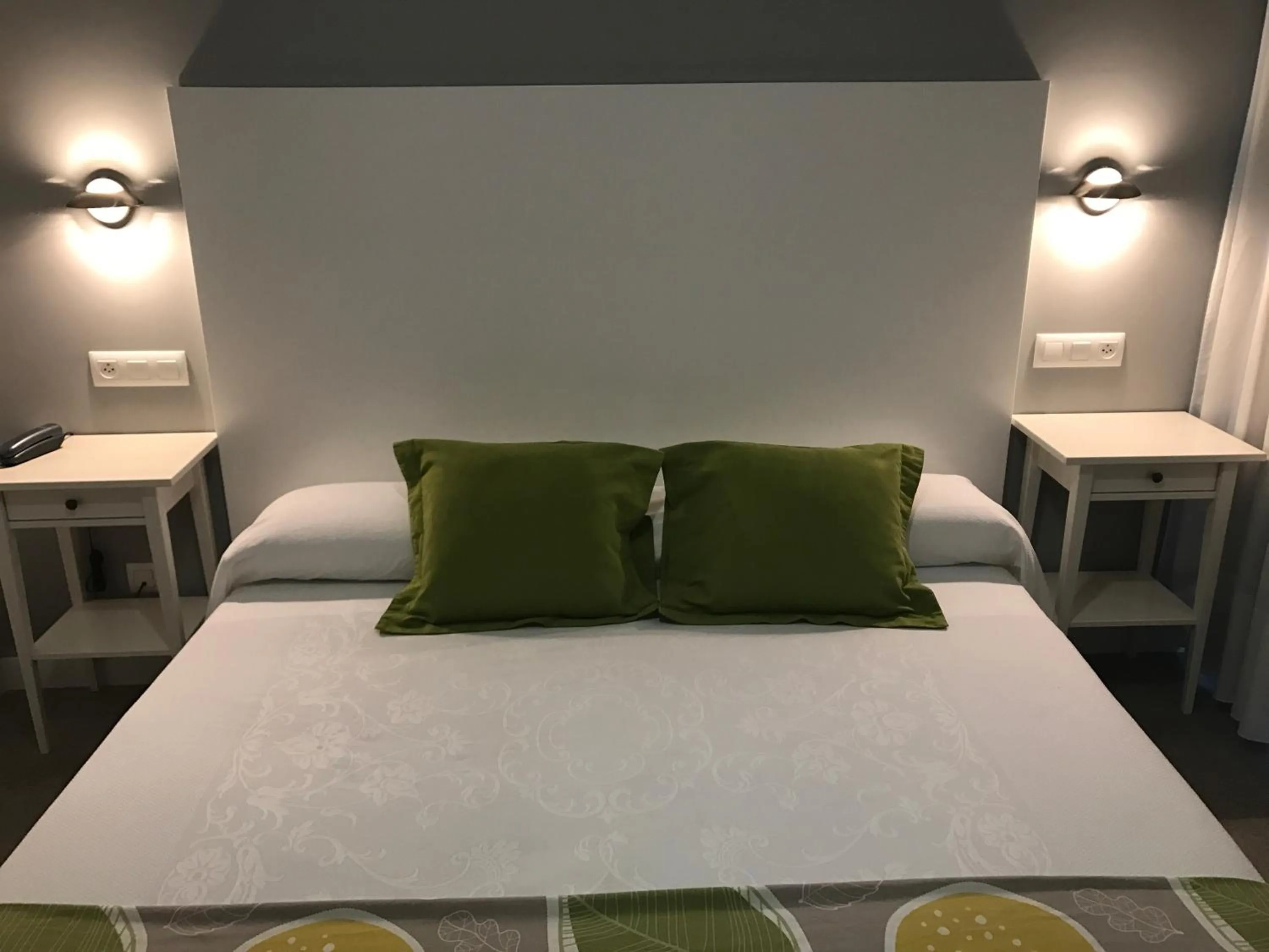 Photo of the whole room, Bed in Hotel Varadoiro