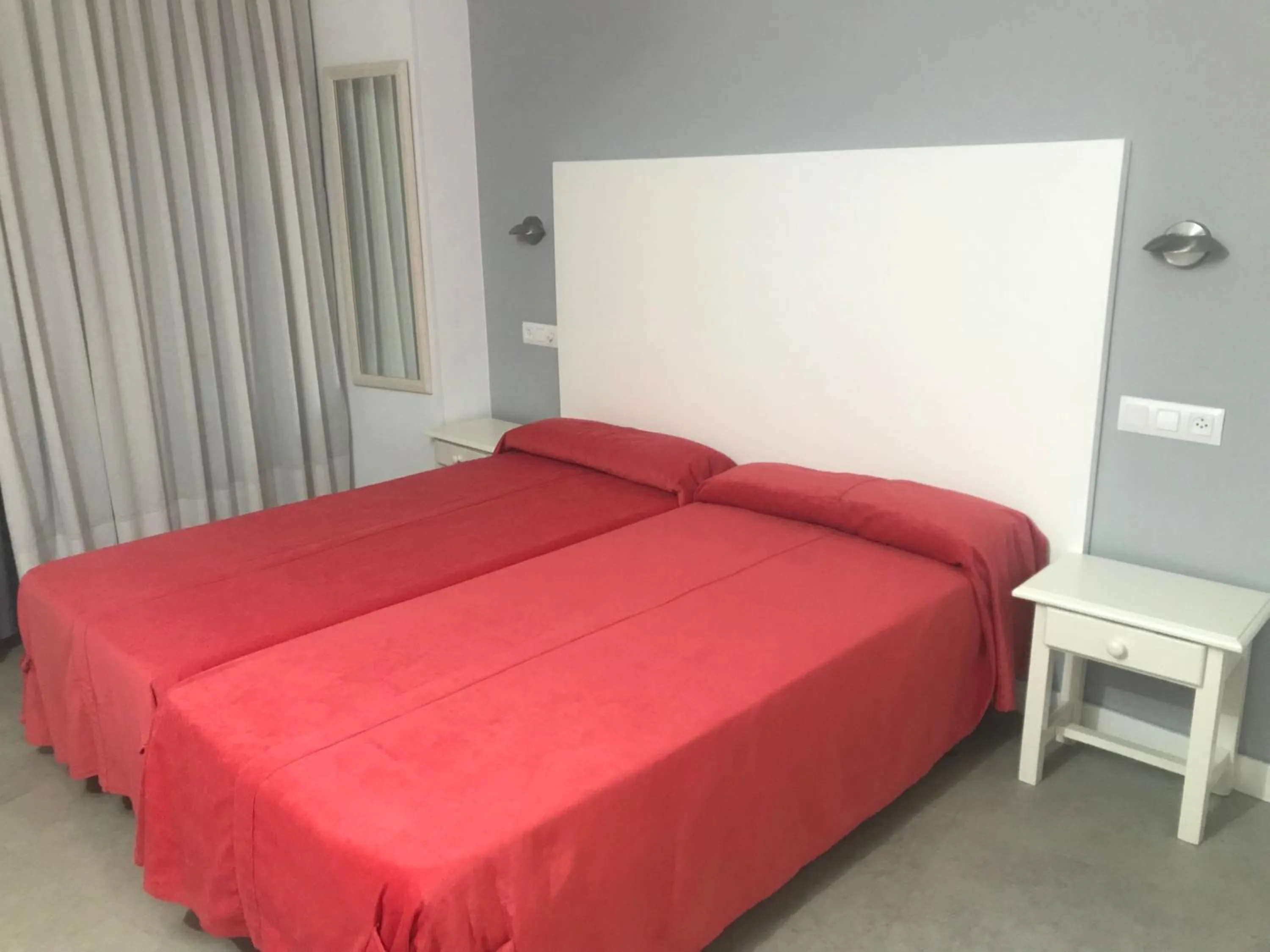 Spring, Bed in Hotel Varadoiro