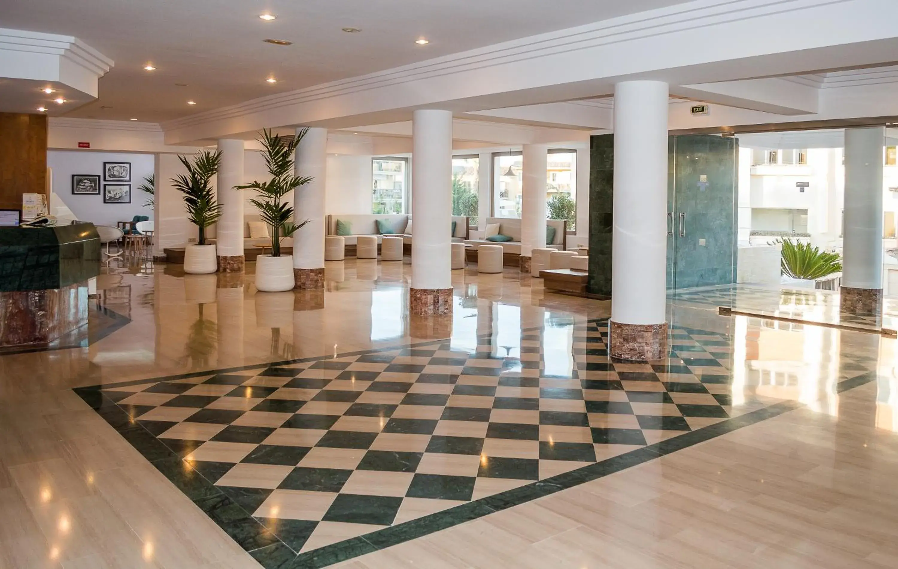 Lobby or reception in BQ Sarah -Adults Only Lobby or reception in BQ Sarah -Adults Only