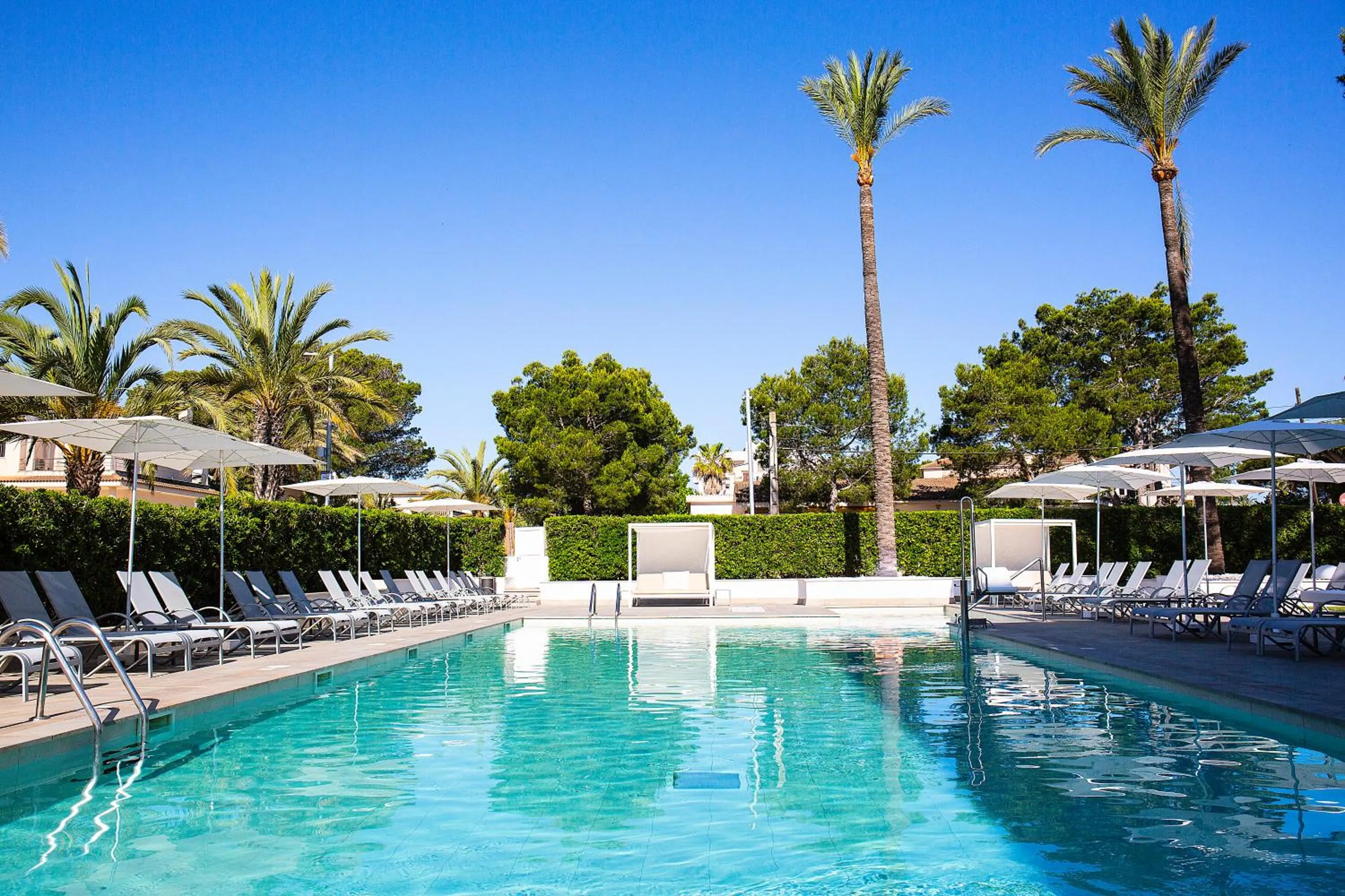 Swimming pool in BQ Sarah -Adults Only