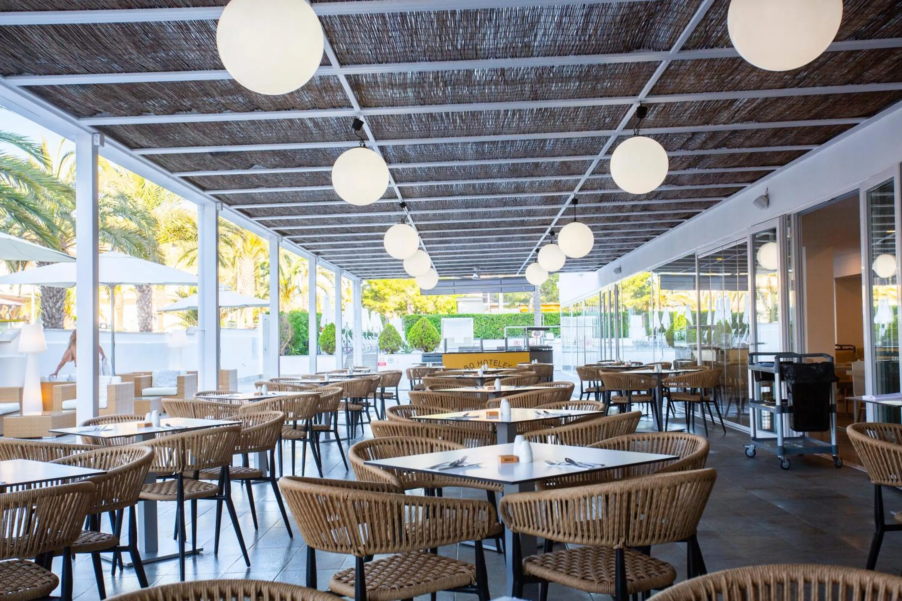 Restaurant/places to eat in BQ Sarah -Adults Only