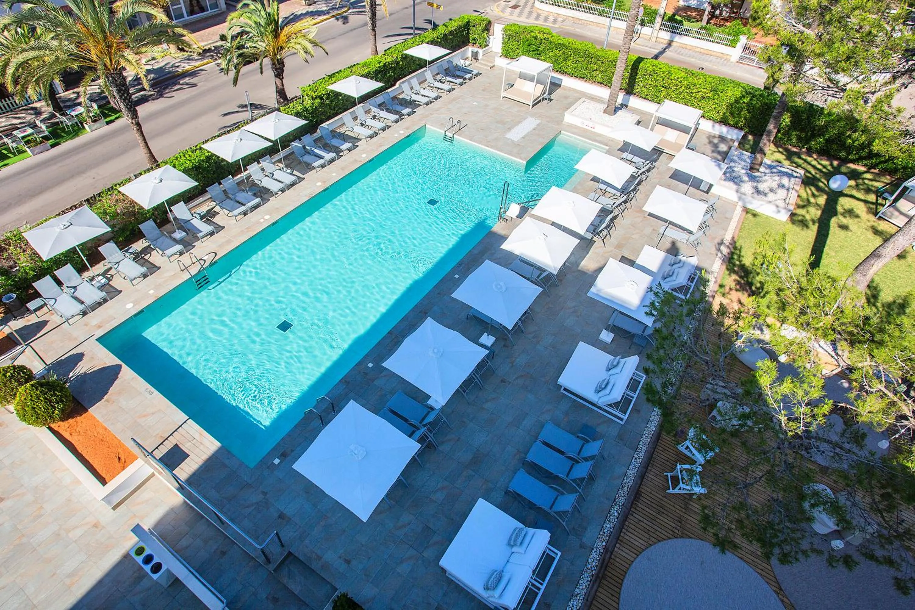 Swimming pool in BQ Sarah -Adults Only