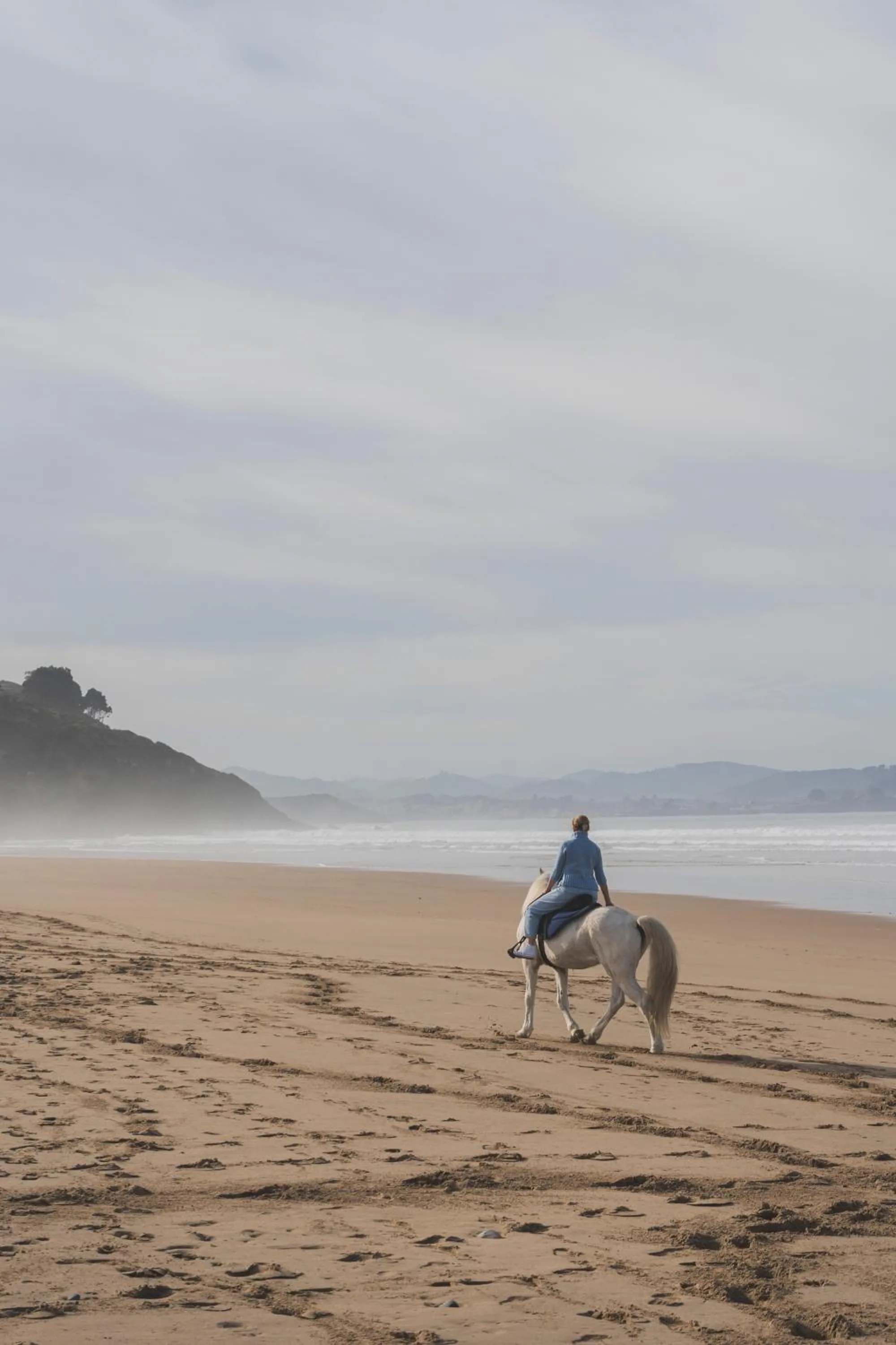 Horse-riding in CoolRooms Palacio de Luces