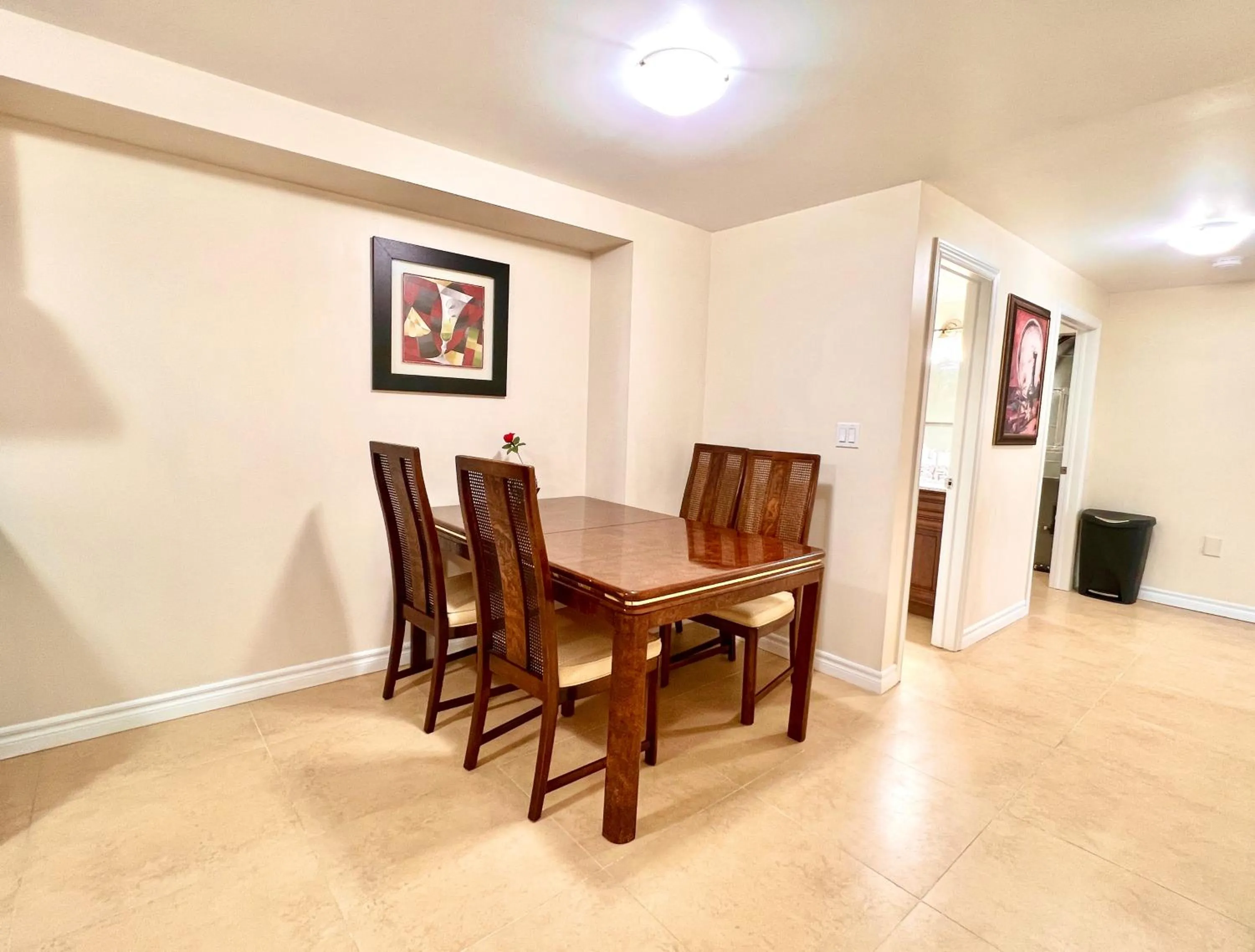 Living room in Cozy Detached Home in Richmond Hill
