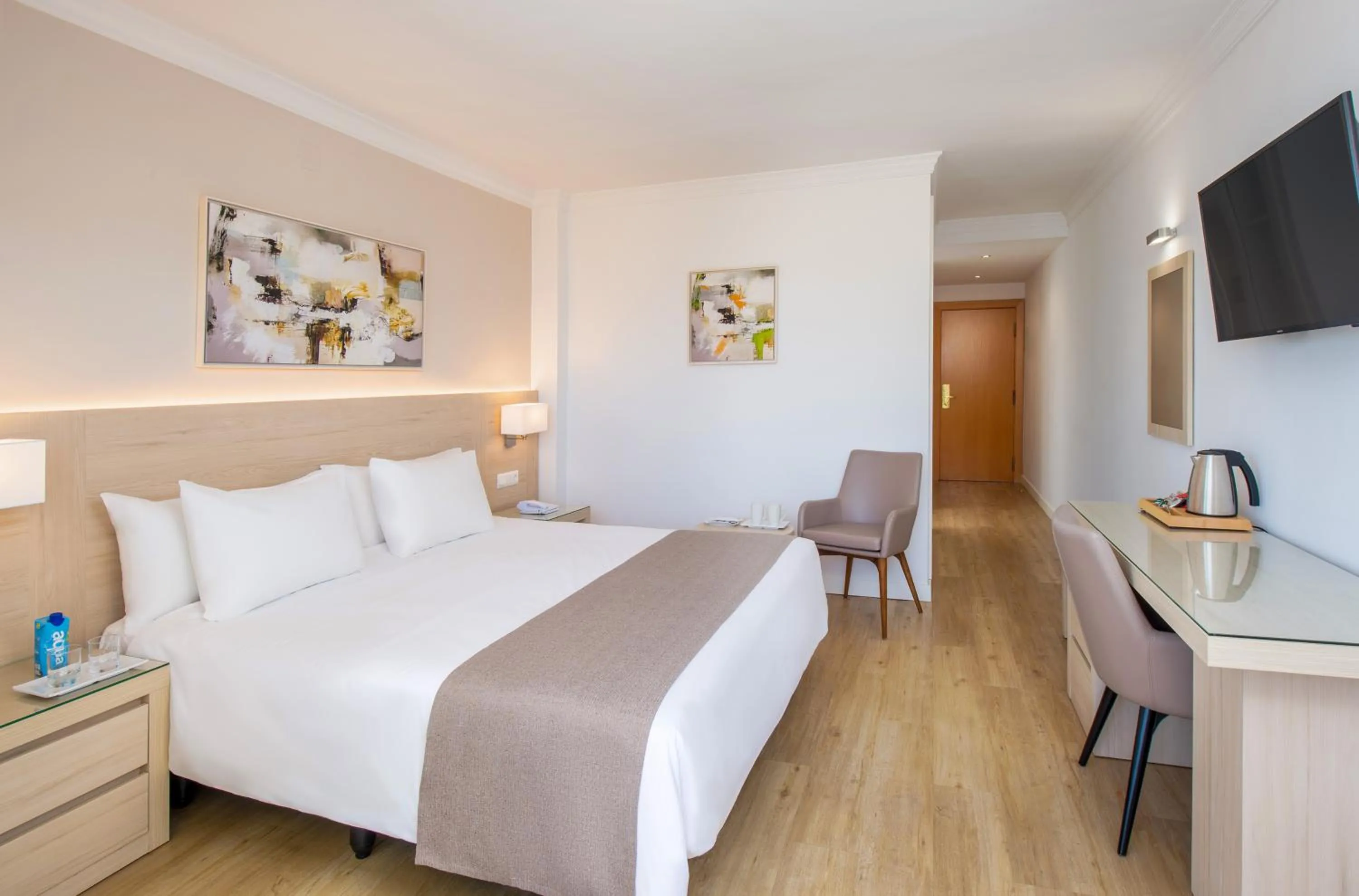 Bed in Hotel Las Arenas, Affiliated by Melia