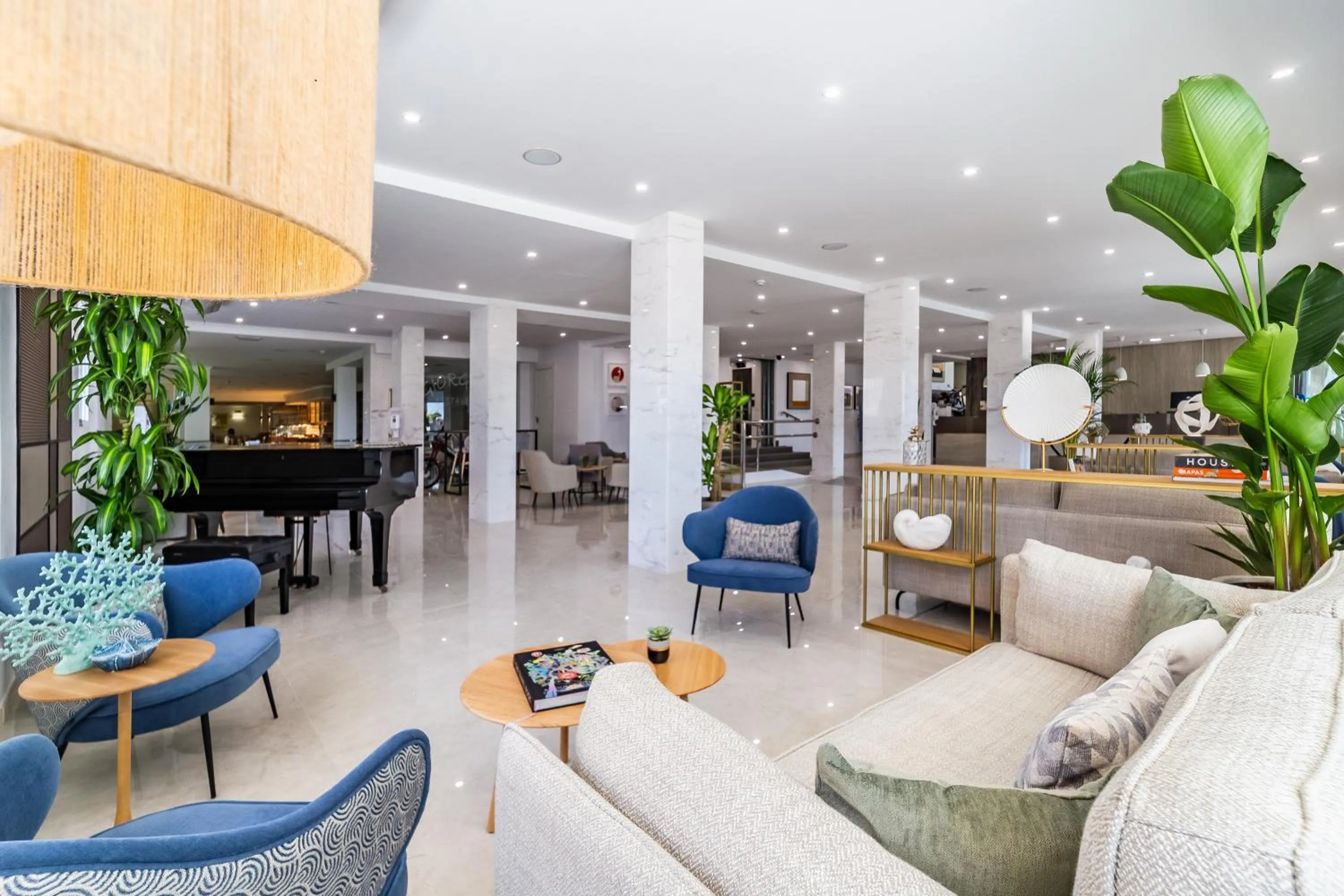 Lobby or reception in Hotel Las Arenas, Affiliated by Melia