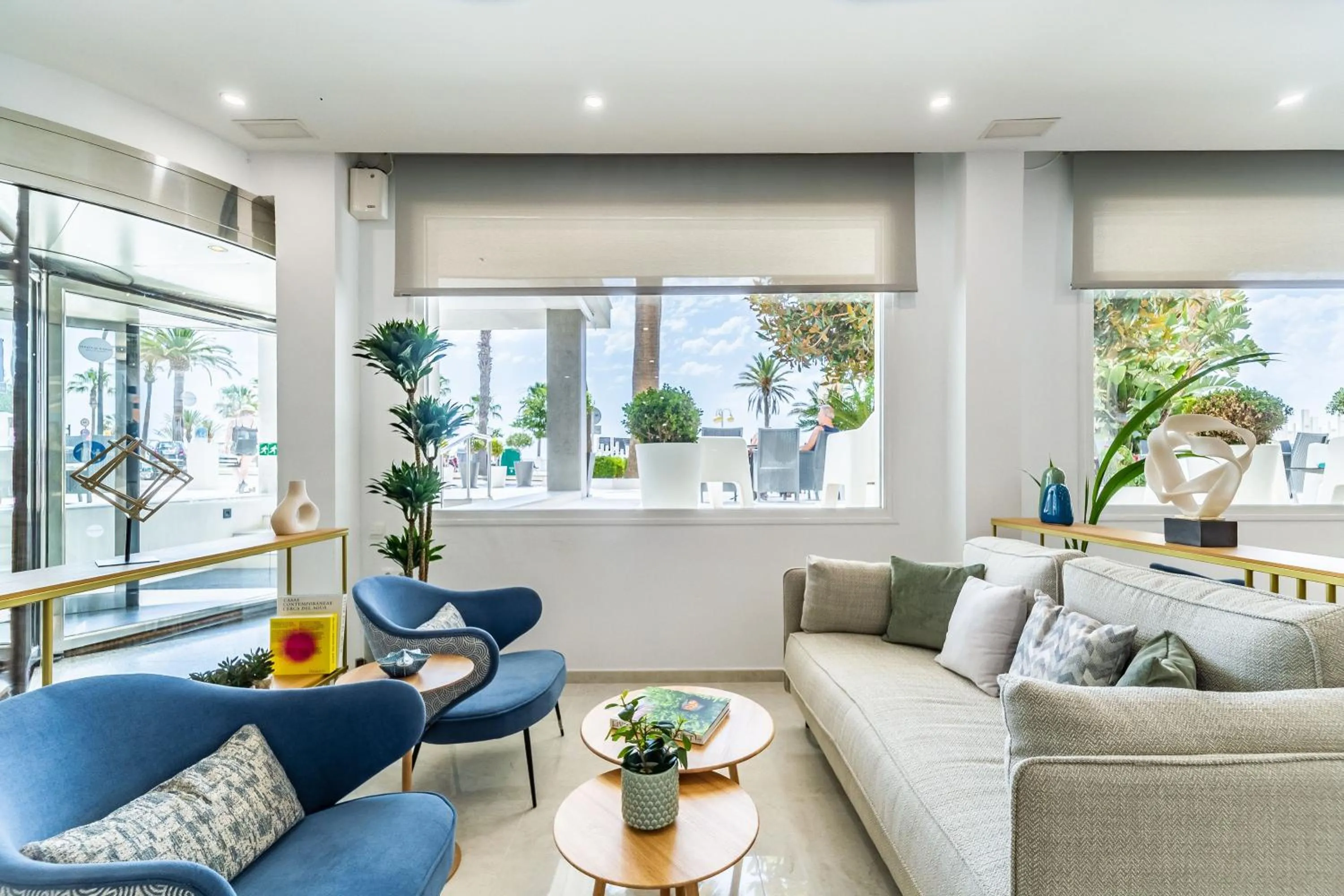 Property building in Hotel Las Arenas Affiliated by Meliá