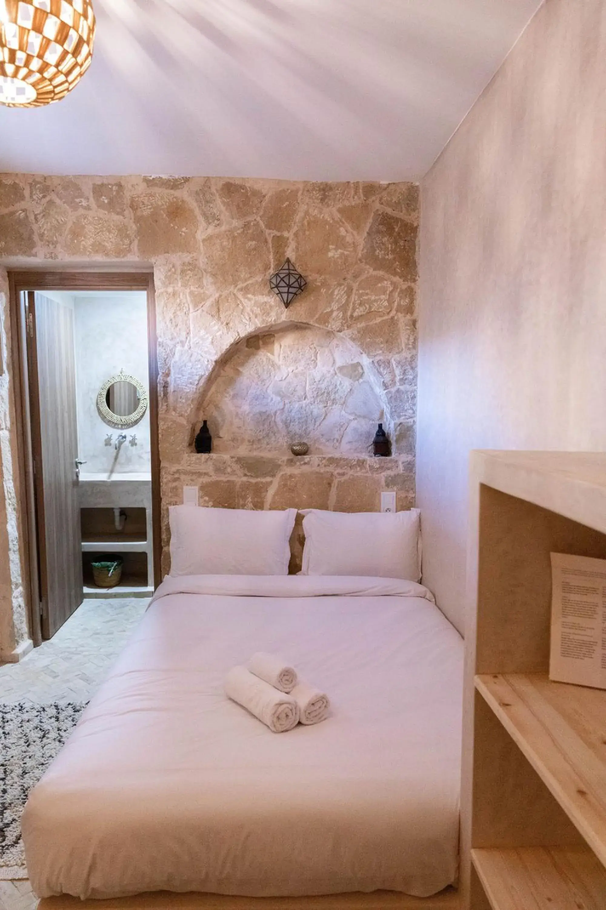 Double Room - single occupancy in Surf and Sound Hotel Double Room - single occupancy in Surf and Sound Hotel