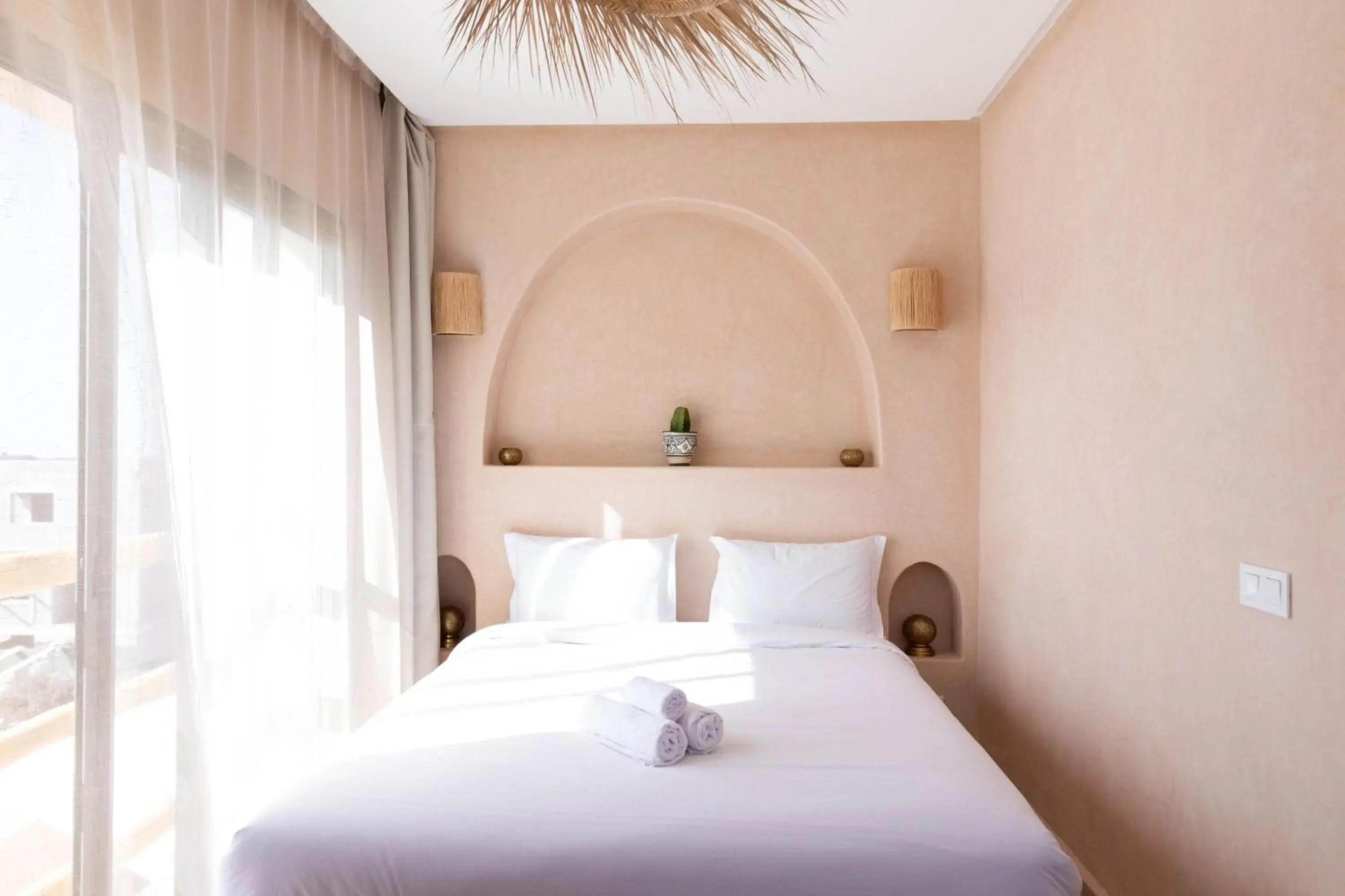 Deluxe Double Room with Shower - single occupancy in Surf and Sound Hotel Deluxe Double Room with Shower - single occupancy in Surf and Sound Hotel