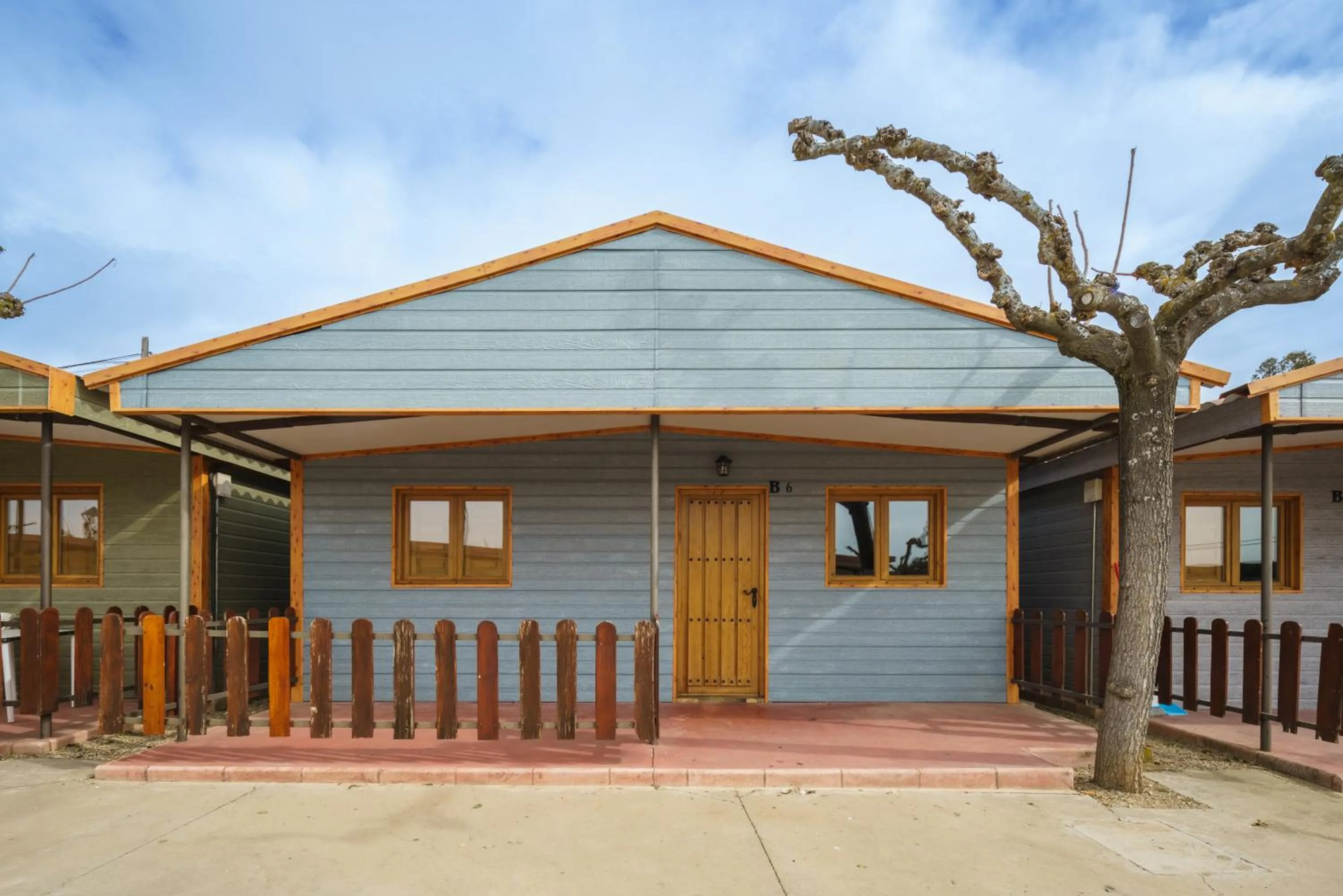 Property building in Camping Carlos III