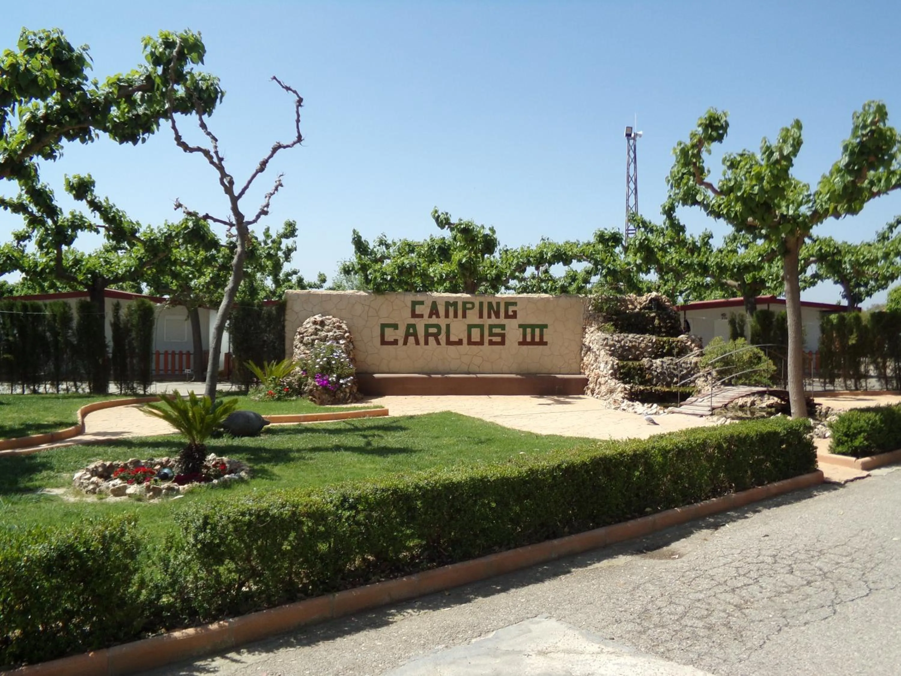 Garden view in Camping Carlos III