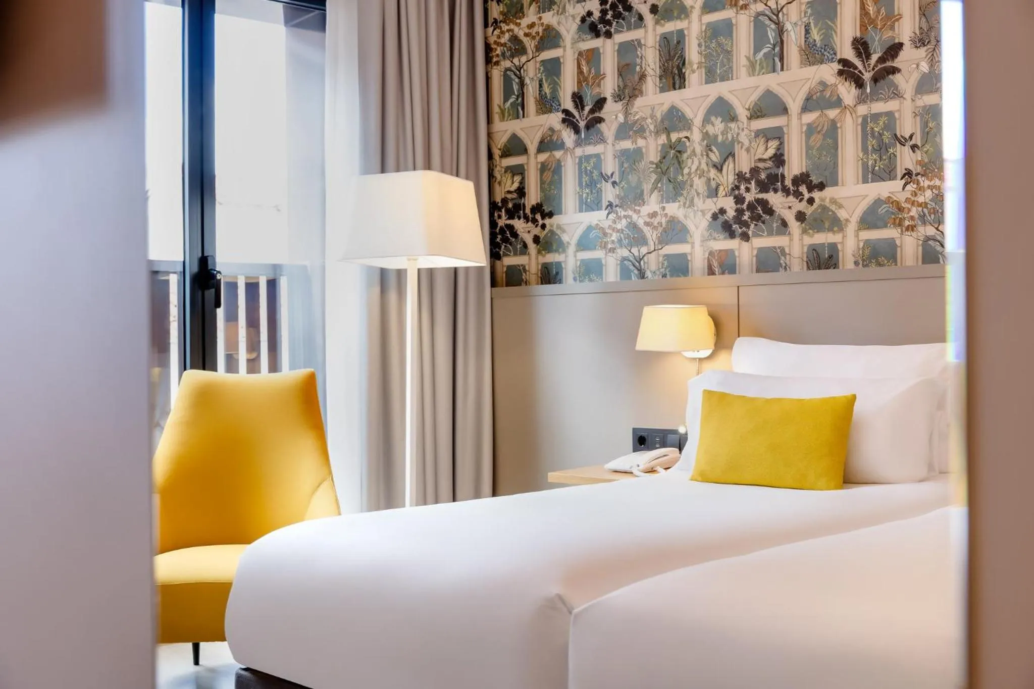 Photo of the whole room, Bed in Motel One Madrid-Plaza de España