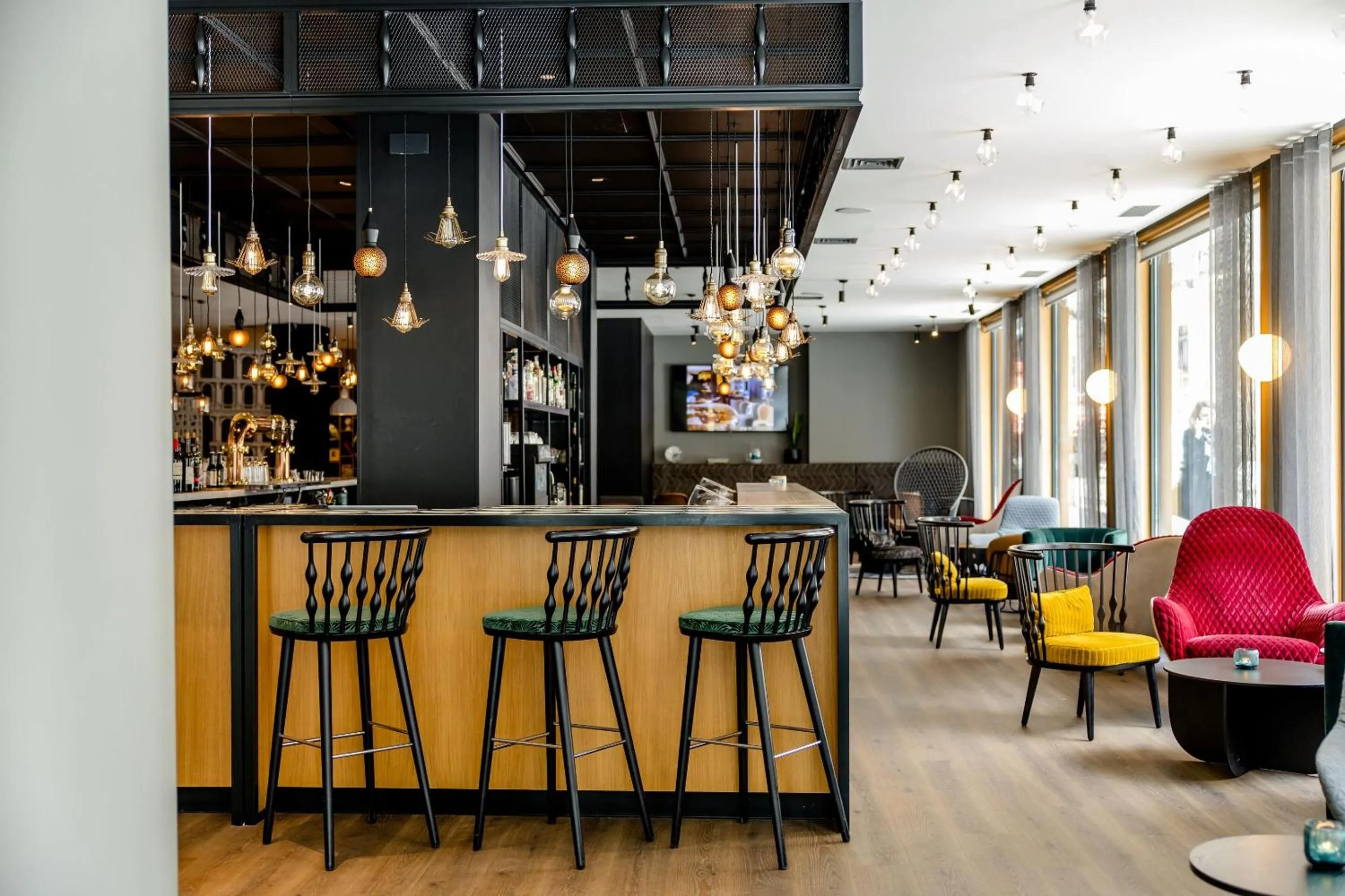 Lounge or bar in Motel One Madrid-Plaza de España