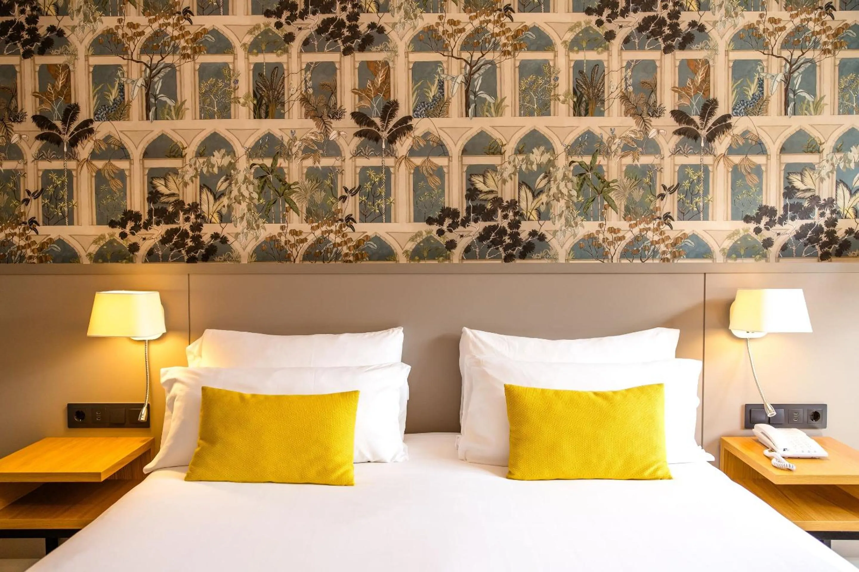 Photo of the whole room, Bed in Motel One Madrid-Plaza de España