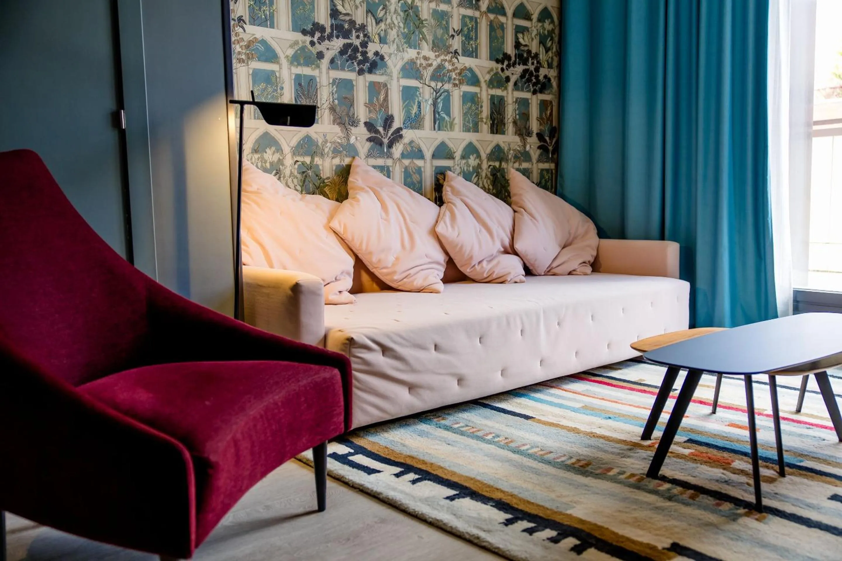 Photo of the whole room in Motel One Madrid-Plaza de España