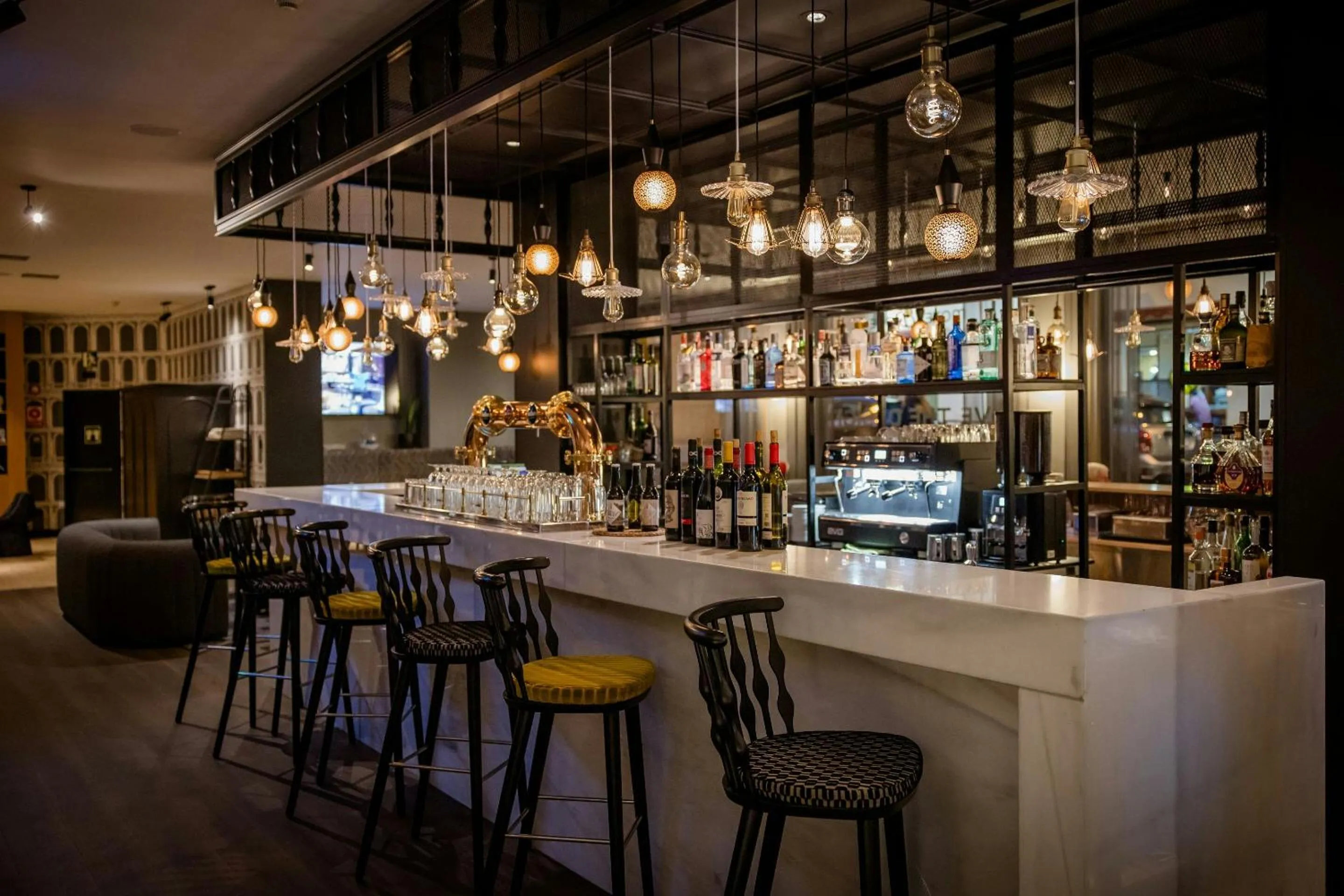 Lounge or bar in Motel One Madrid-Plaza de España