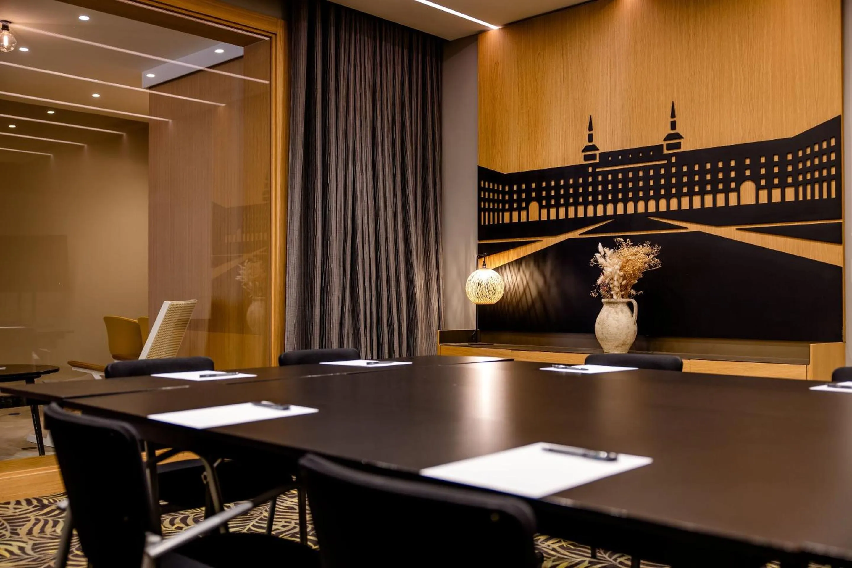 Meeting/conference room in Motel One Madrid-Plaza de España