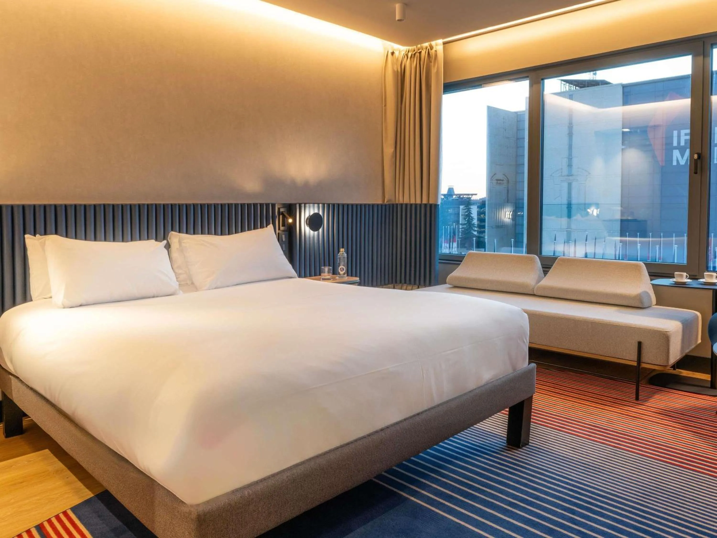 Bedroom, Bed in Pullman Madrid Airport & Feria